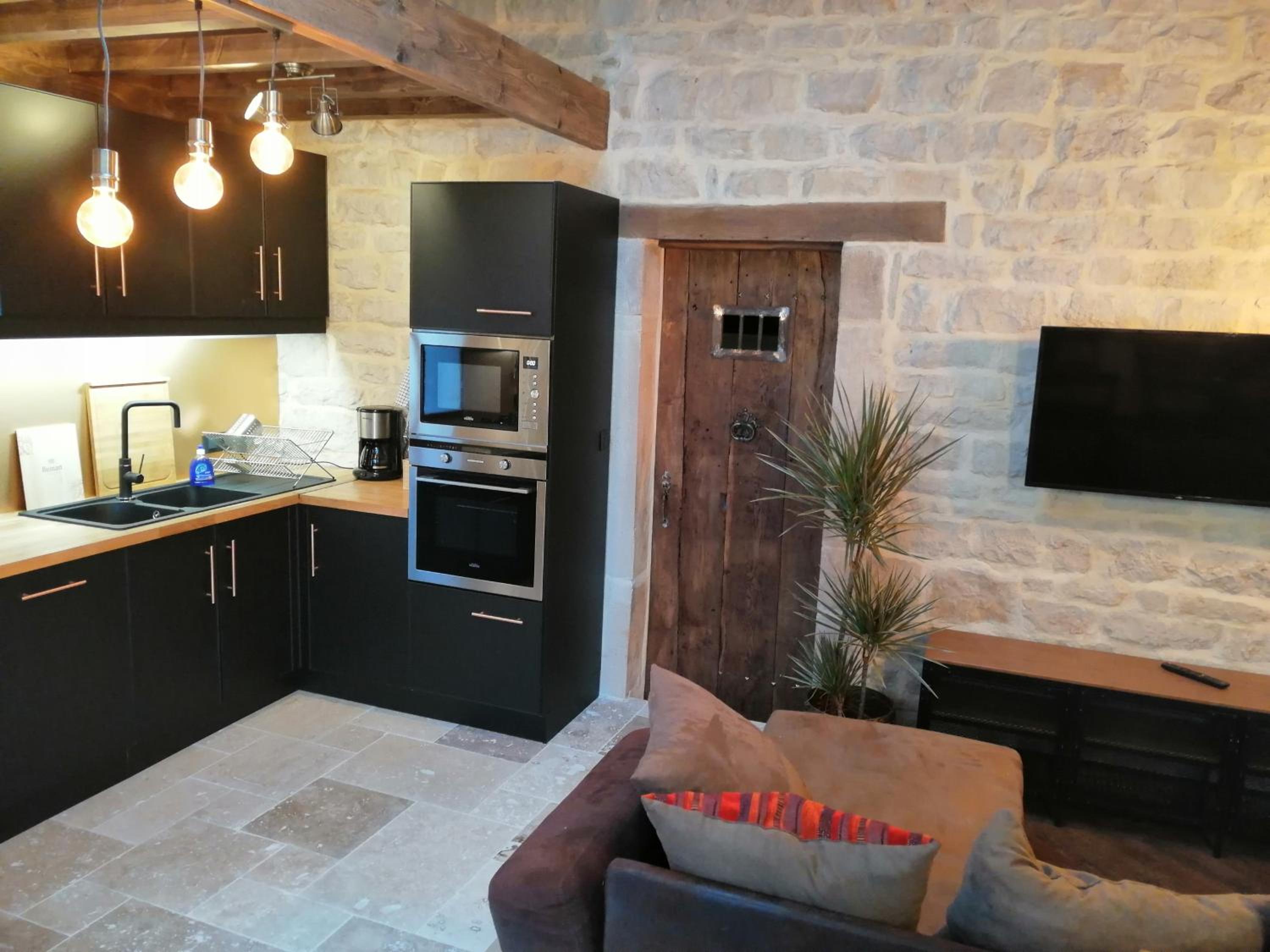Two-Bedroom House - Photo 11