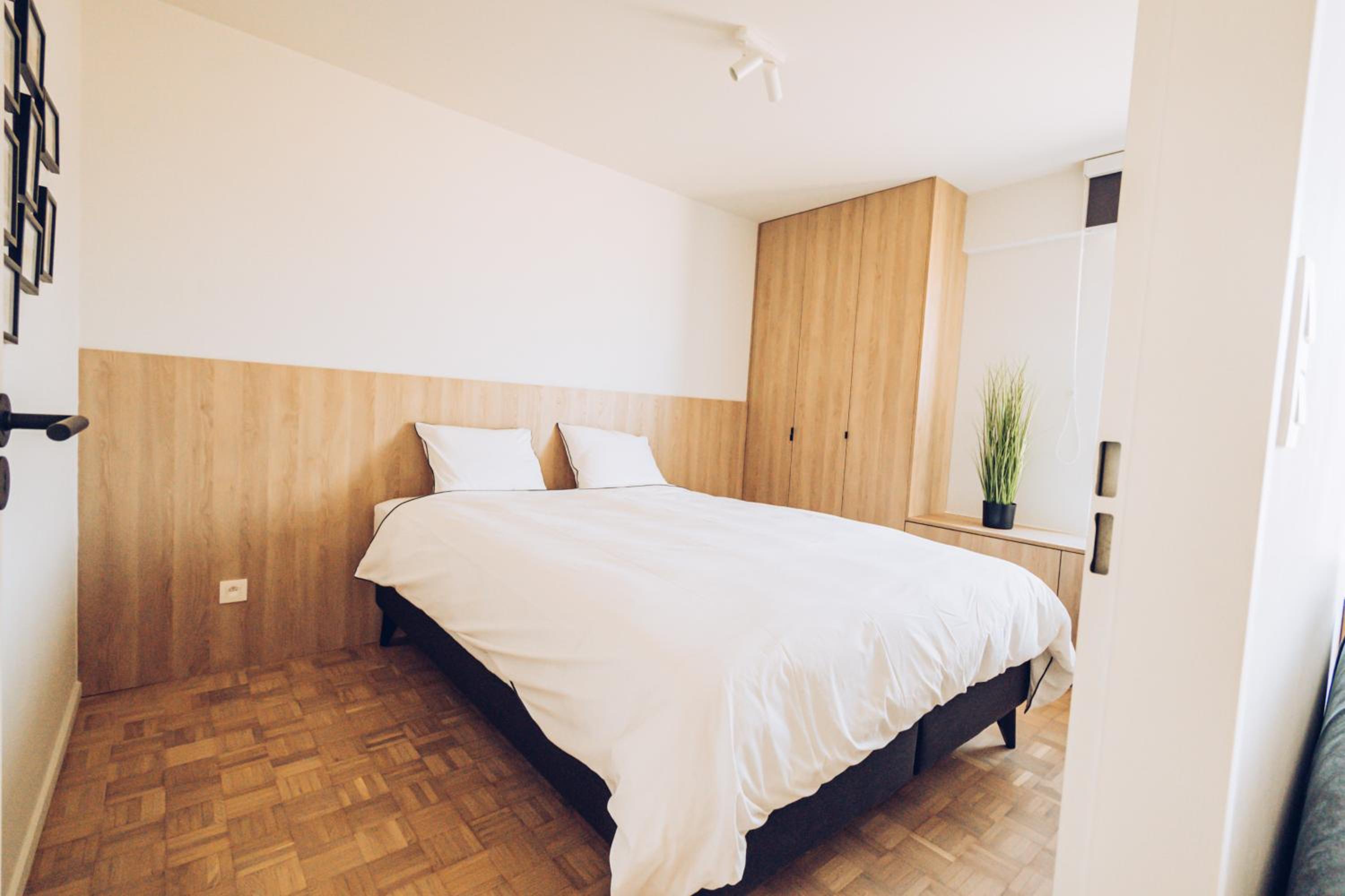 One-Bedroom Apartment - Photo 9