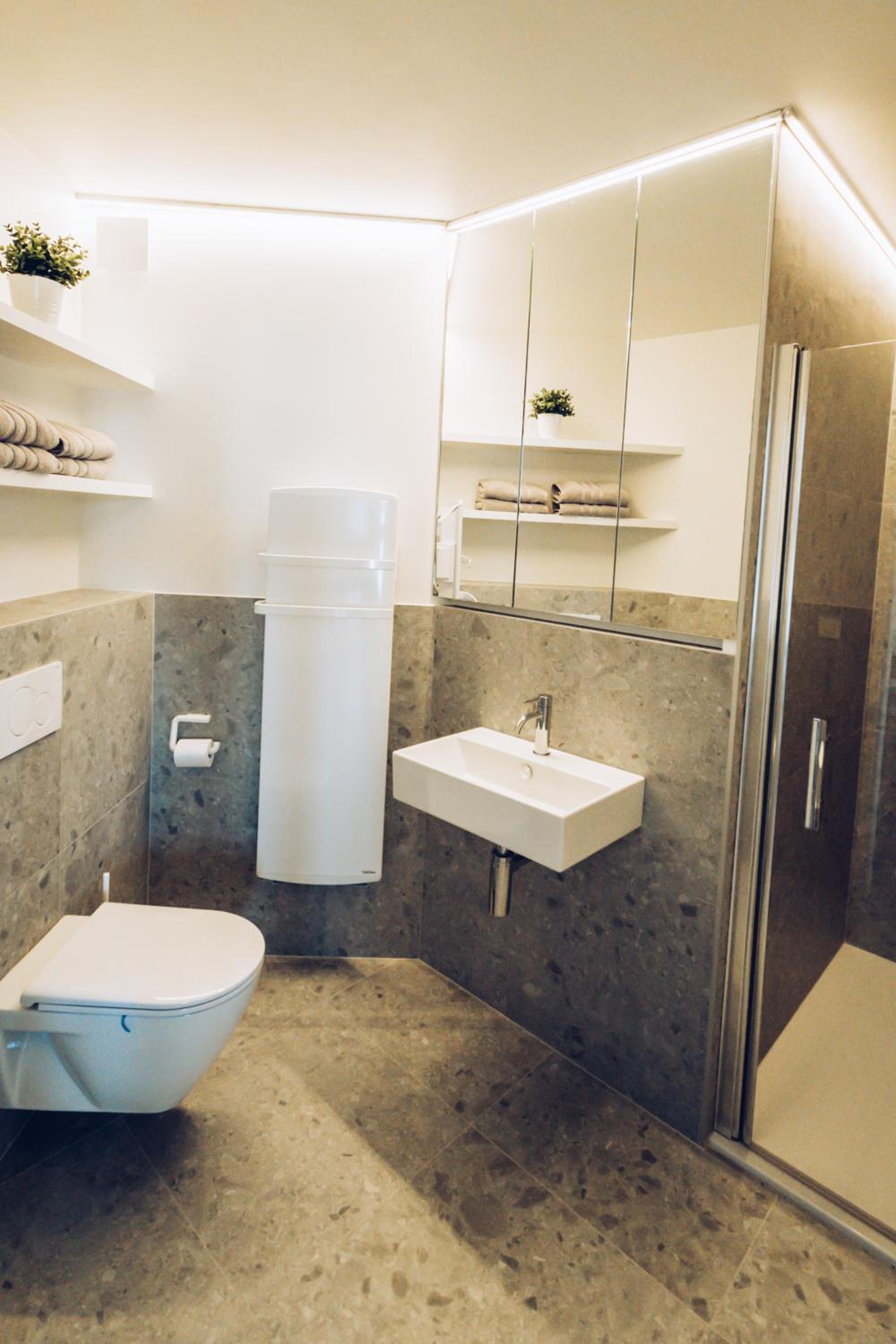 One-Bedroom Apartment - Photo 21
