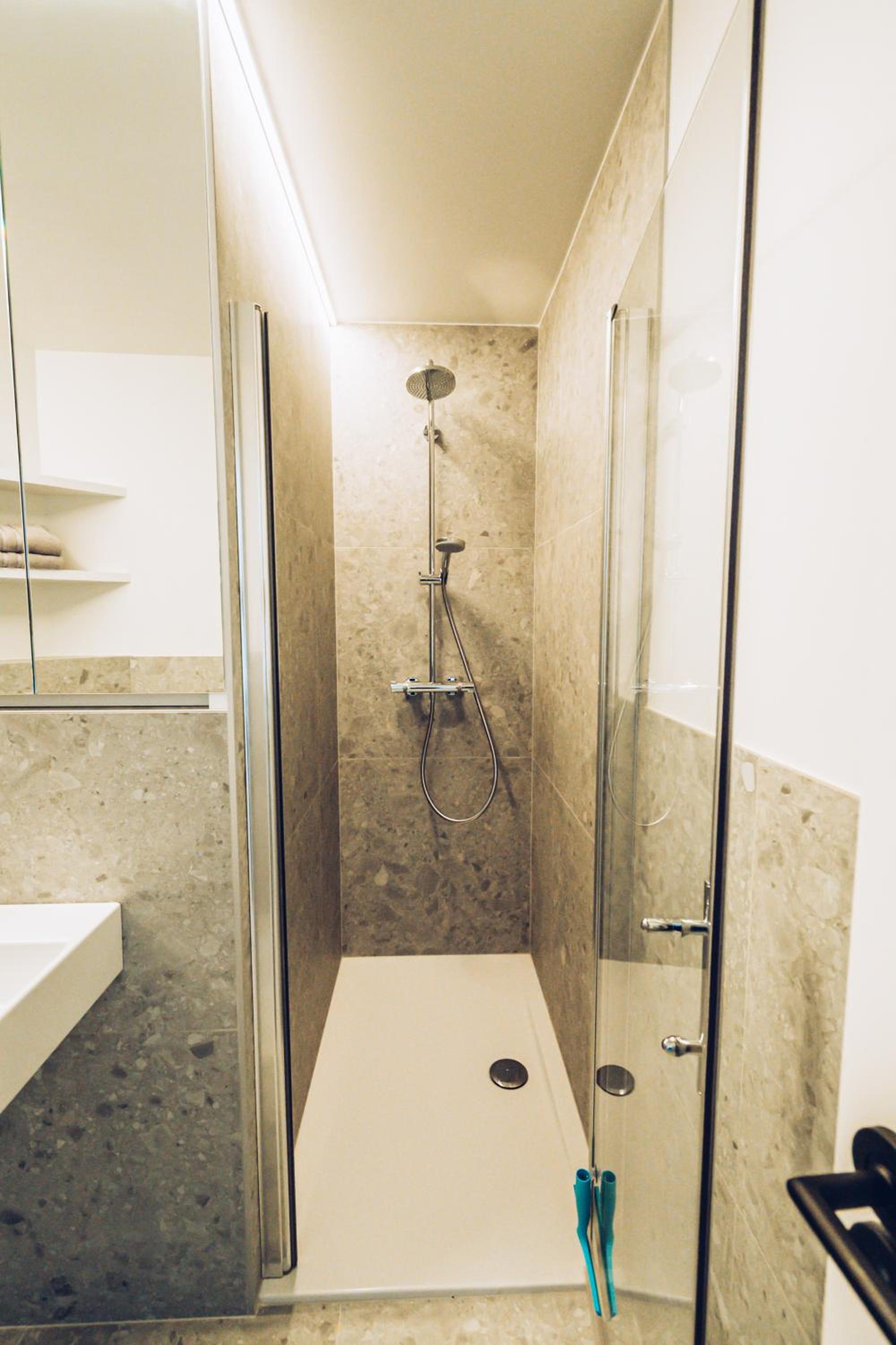 One-Bedroom Apartment - Photo 3
