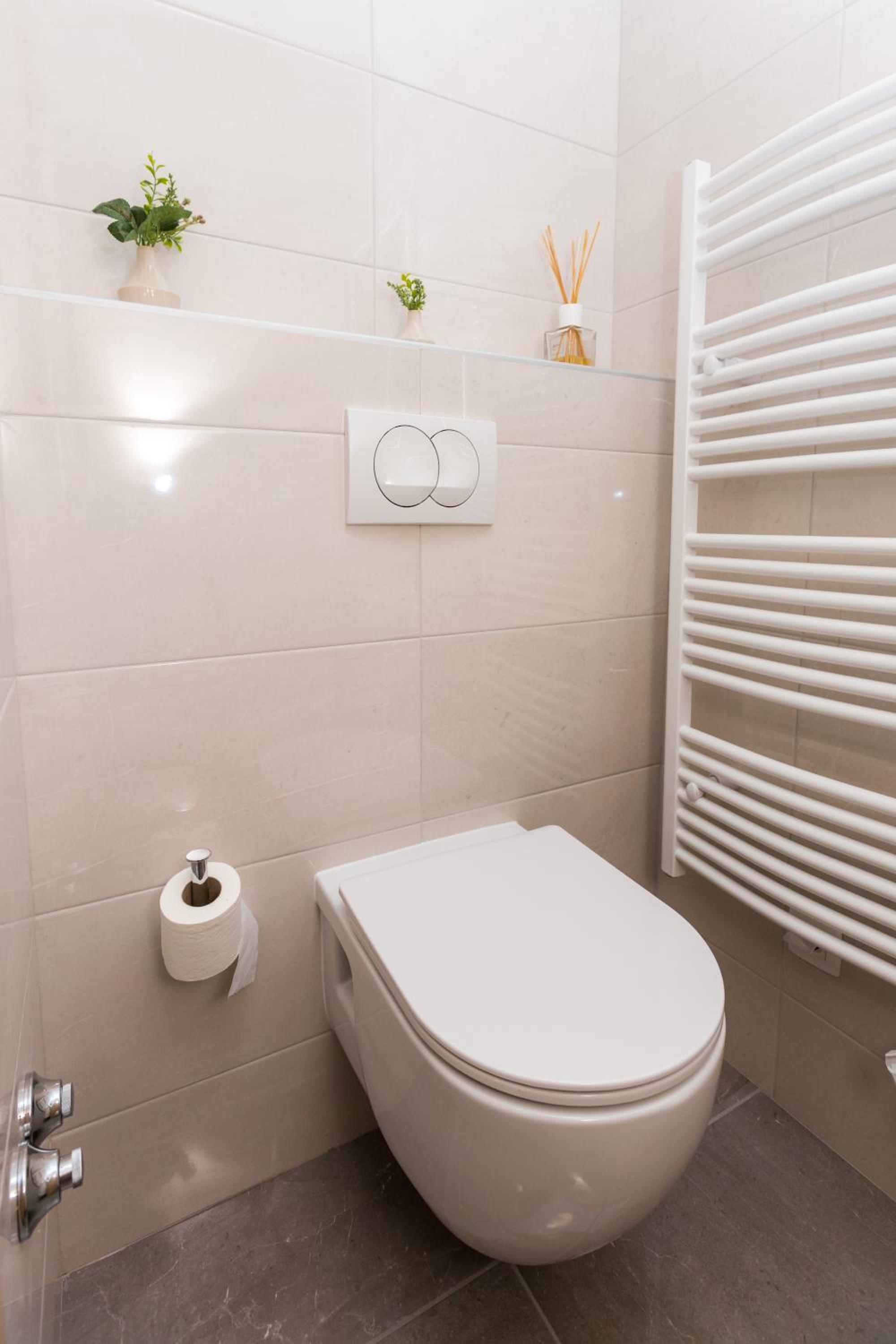 Two-Bedroom Apartment with Balcony photo 3