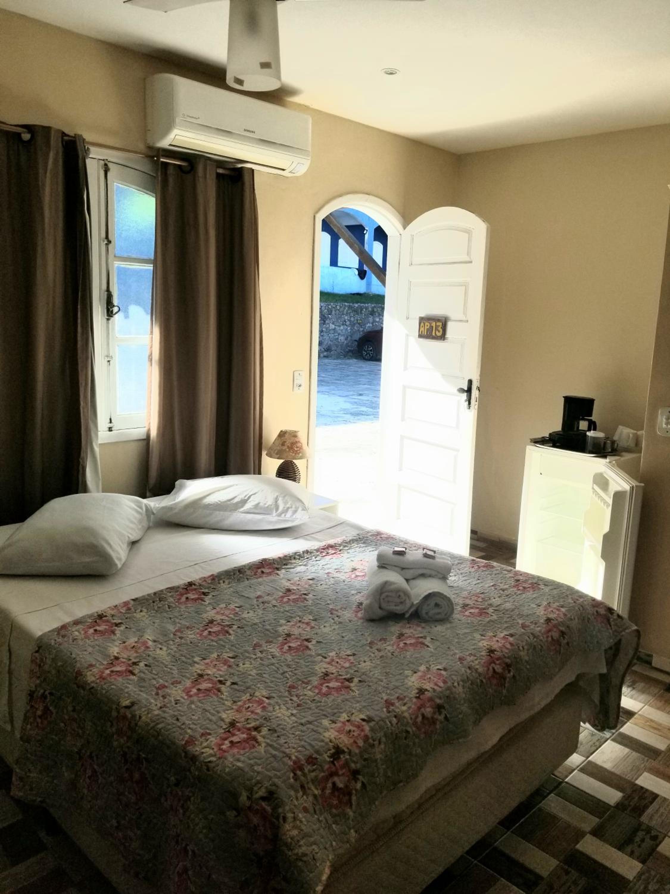 Quadruple Room with Bathroom - Photo 2
