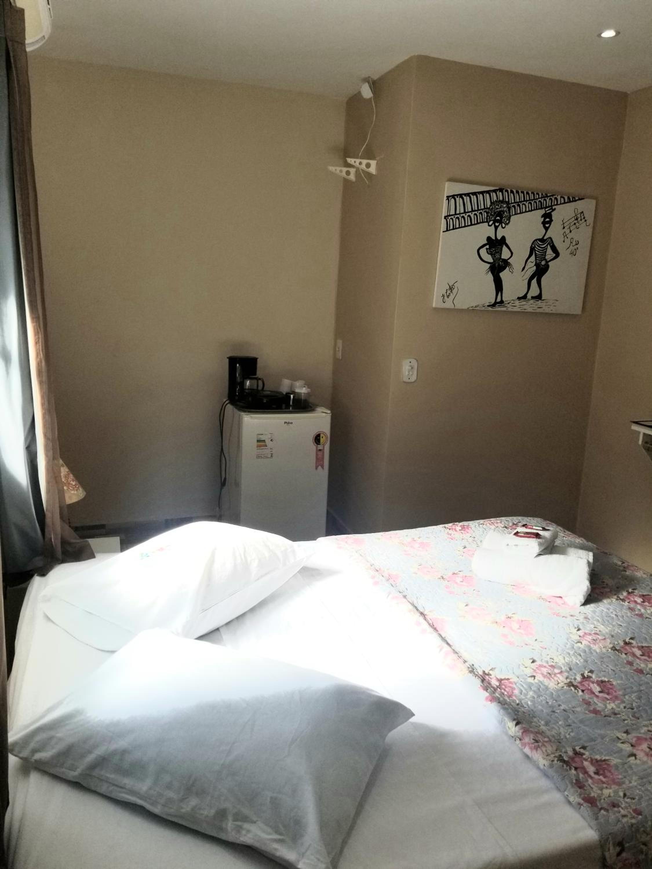 Quadruple Room with Bathroom - Photo 12