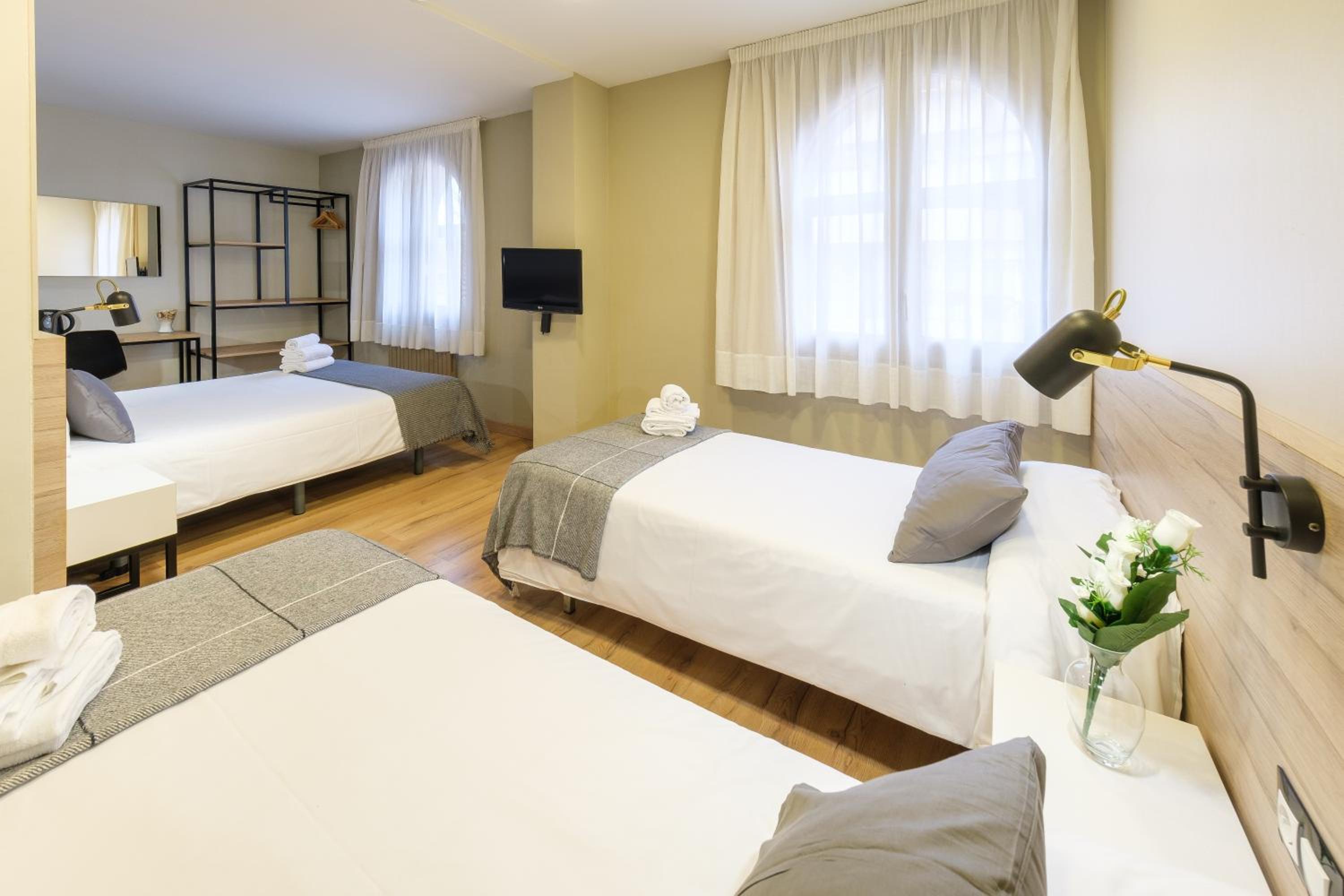 Classic Quadruple Room photo 2