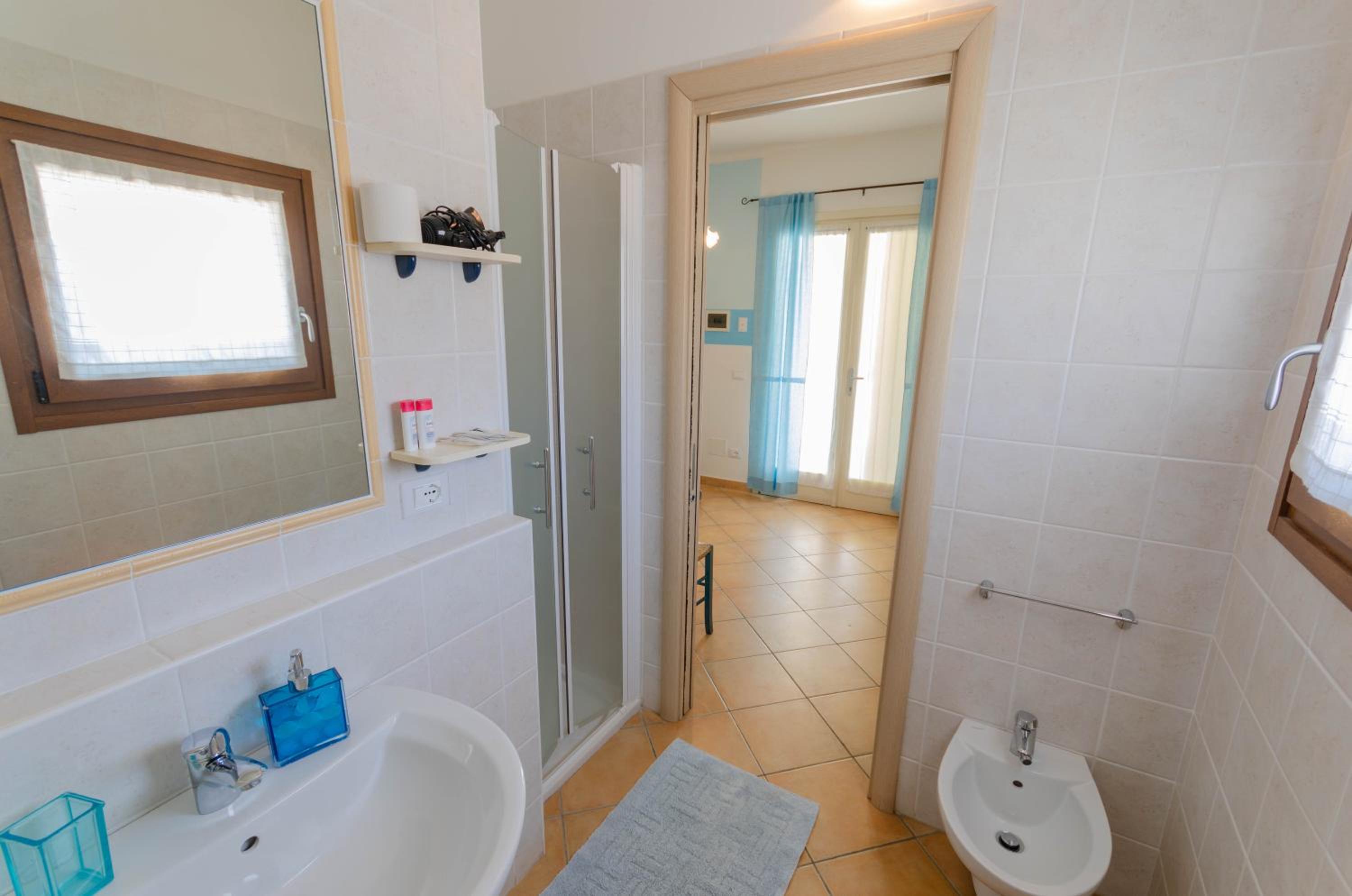 Double Room - Photo 11