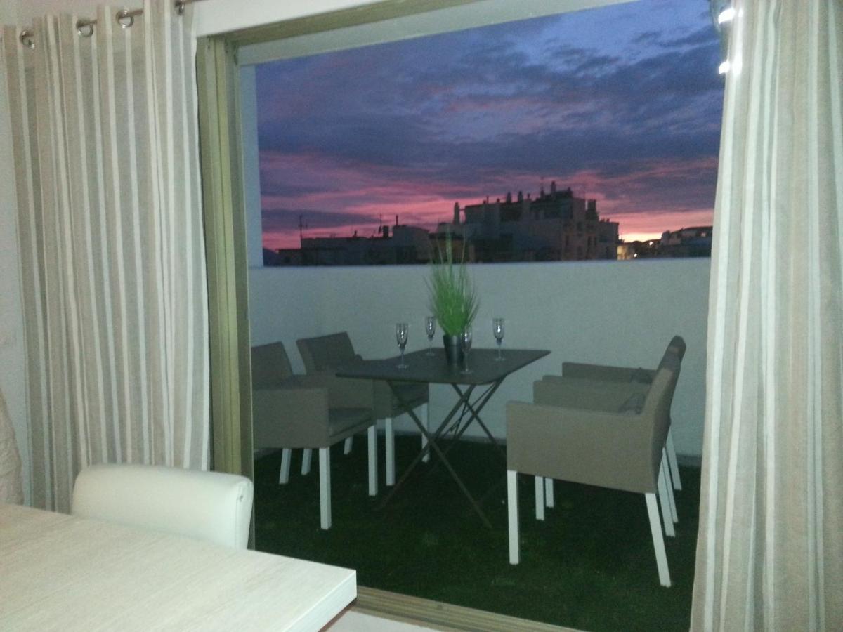 Deluxe Two-Bedroom Apartment with Terrace photo 1