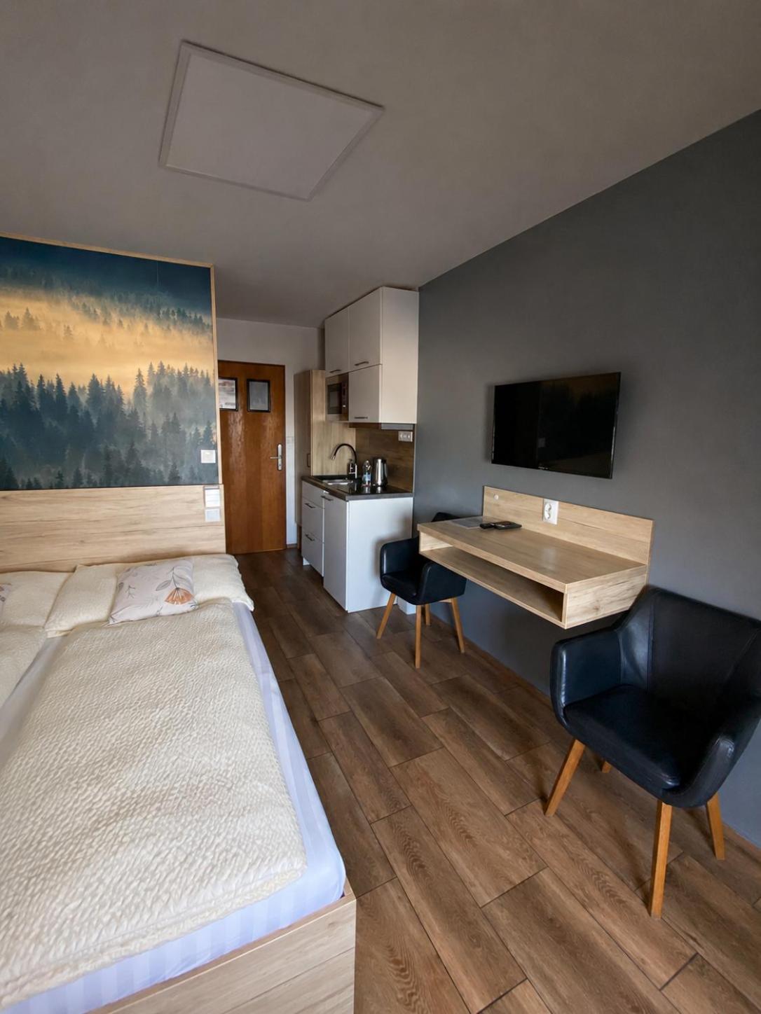 Deluxe Double Room with Shower