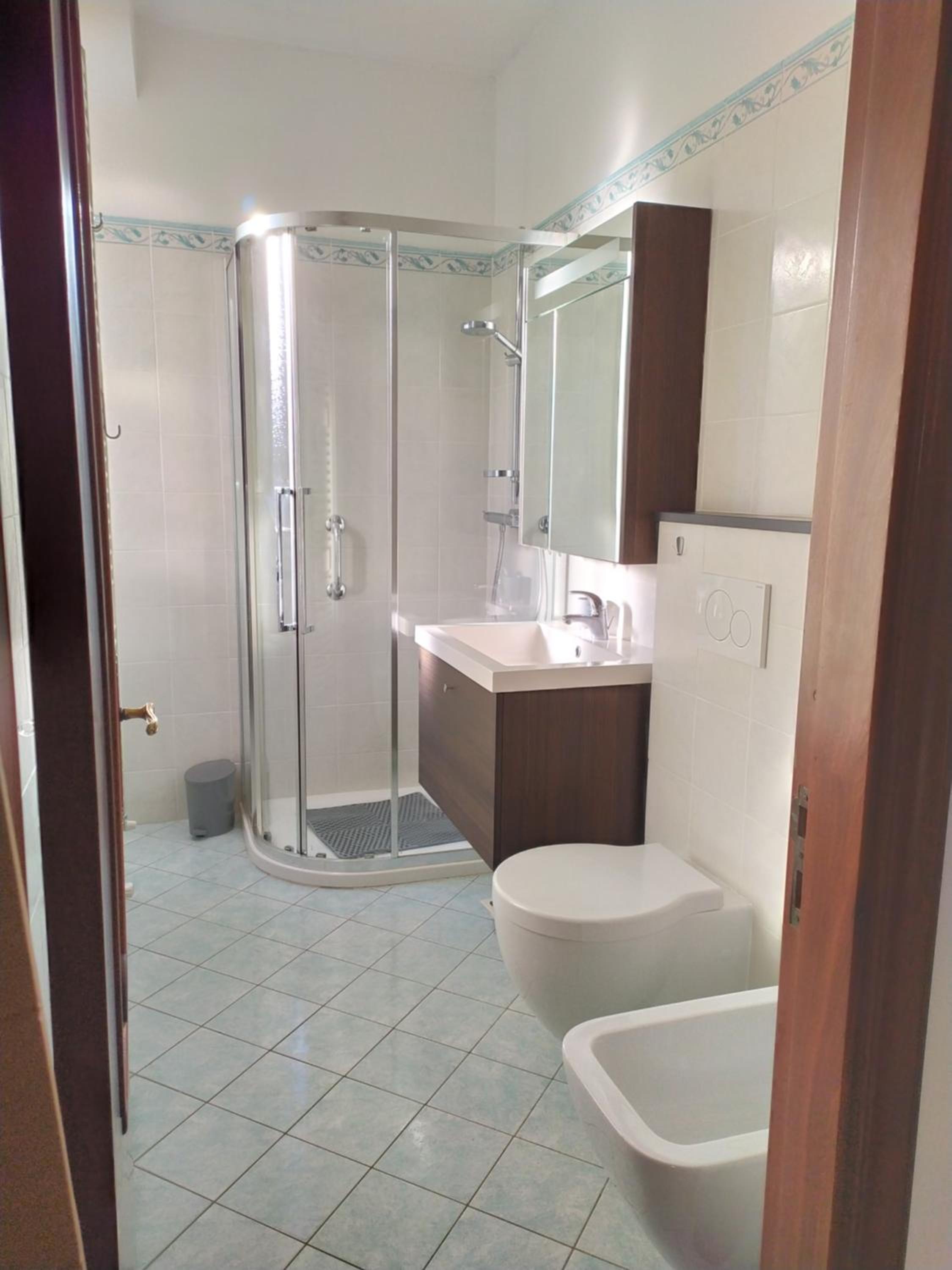 Two-Bedroom Apartment - Photo 20