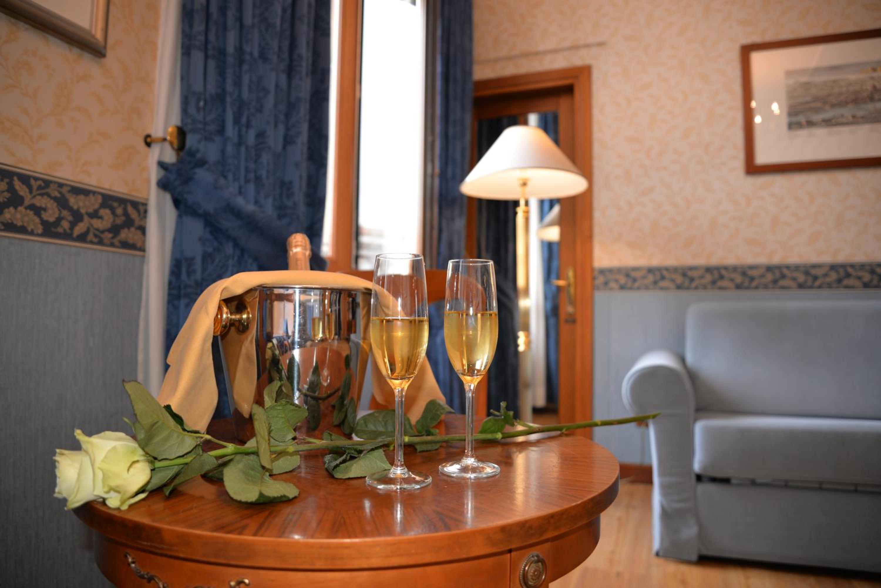 Junior Suite thumbnail 6