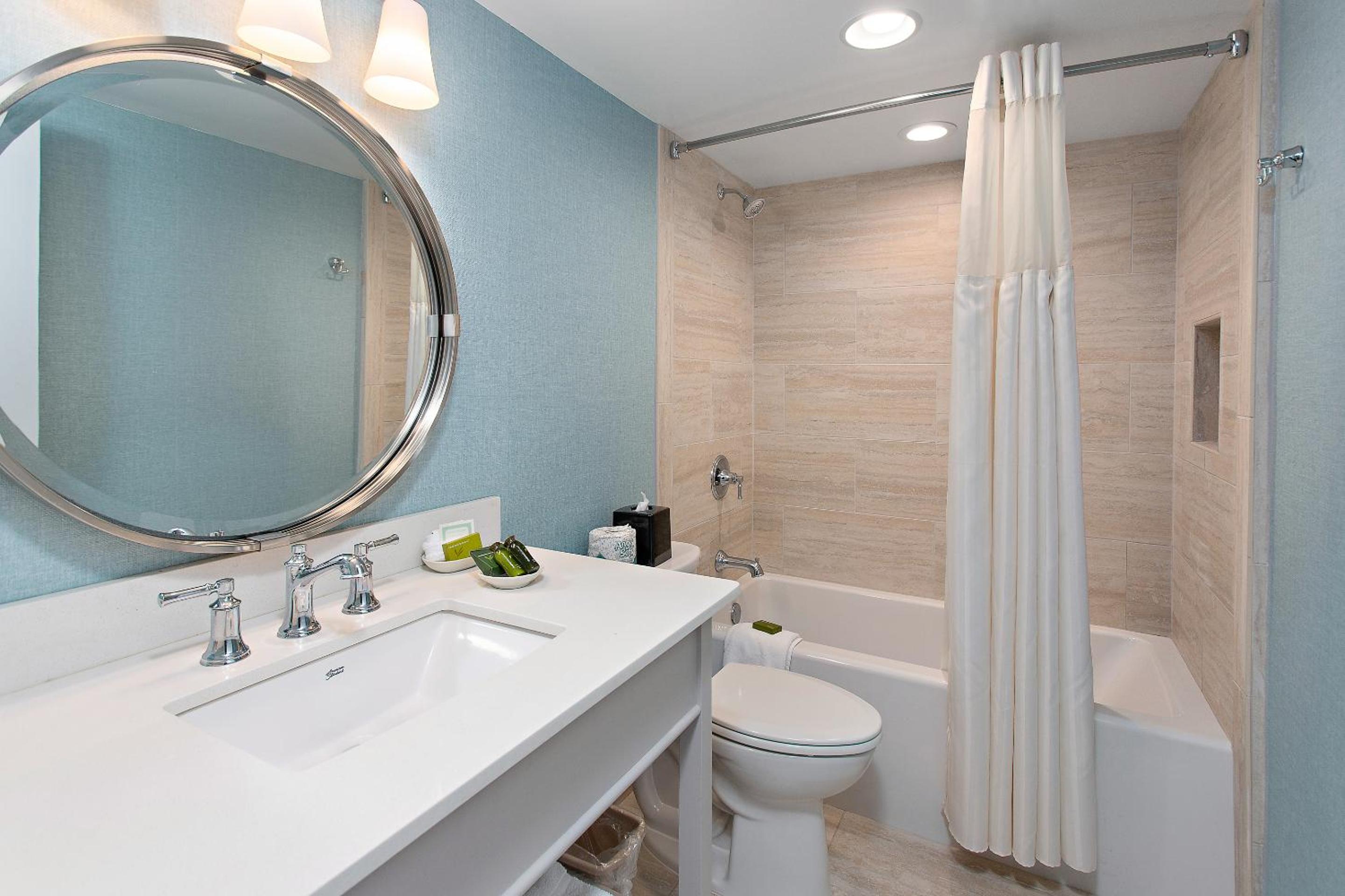 Two-Bedroom Oceanfront Villa - Photo 3