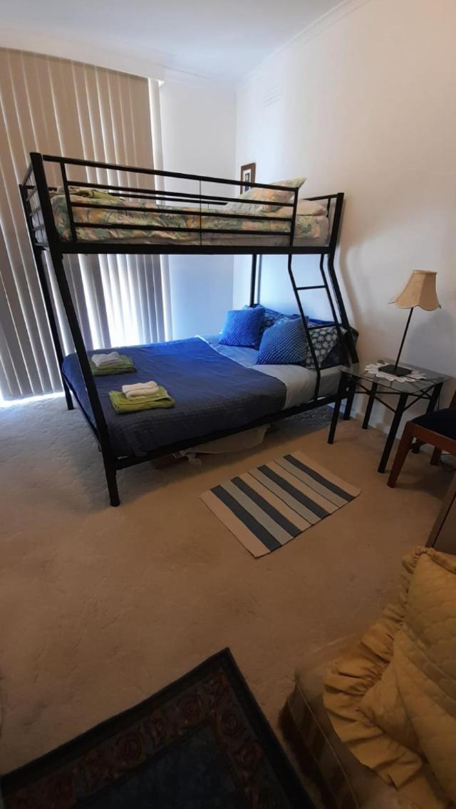 Three-Bedroom House photo 3