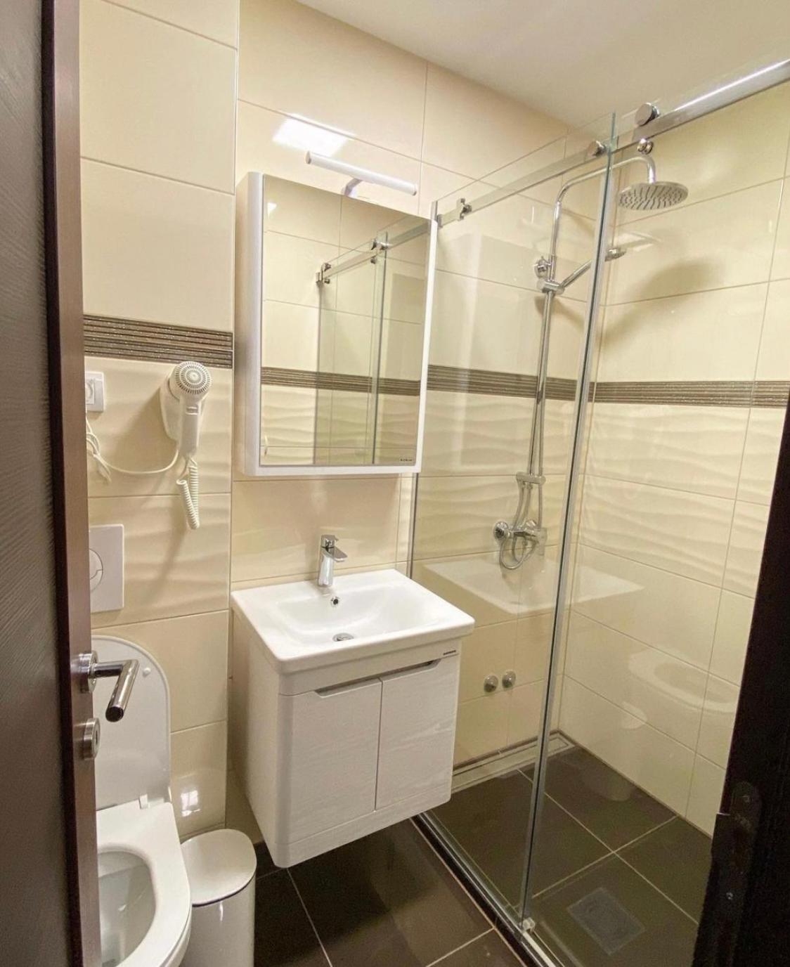 Double or Twin Room with Bathroom photo 2