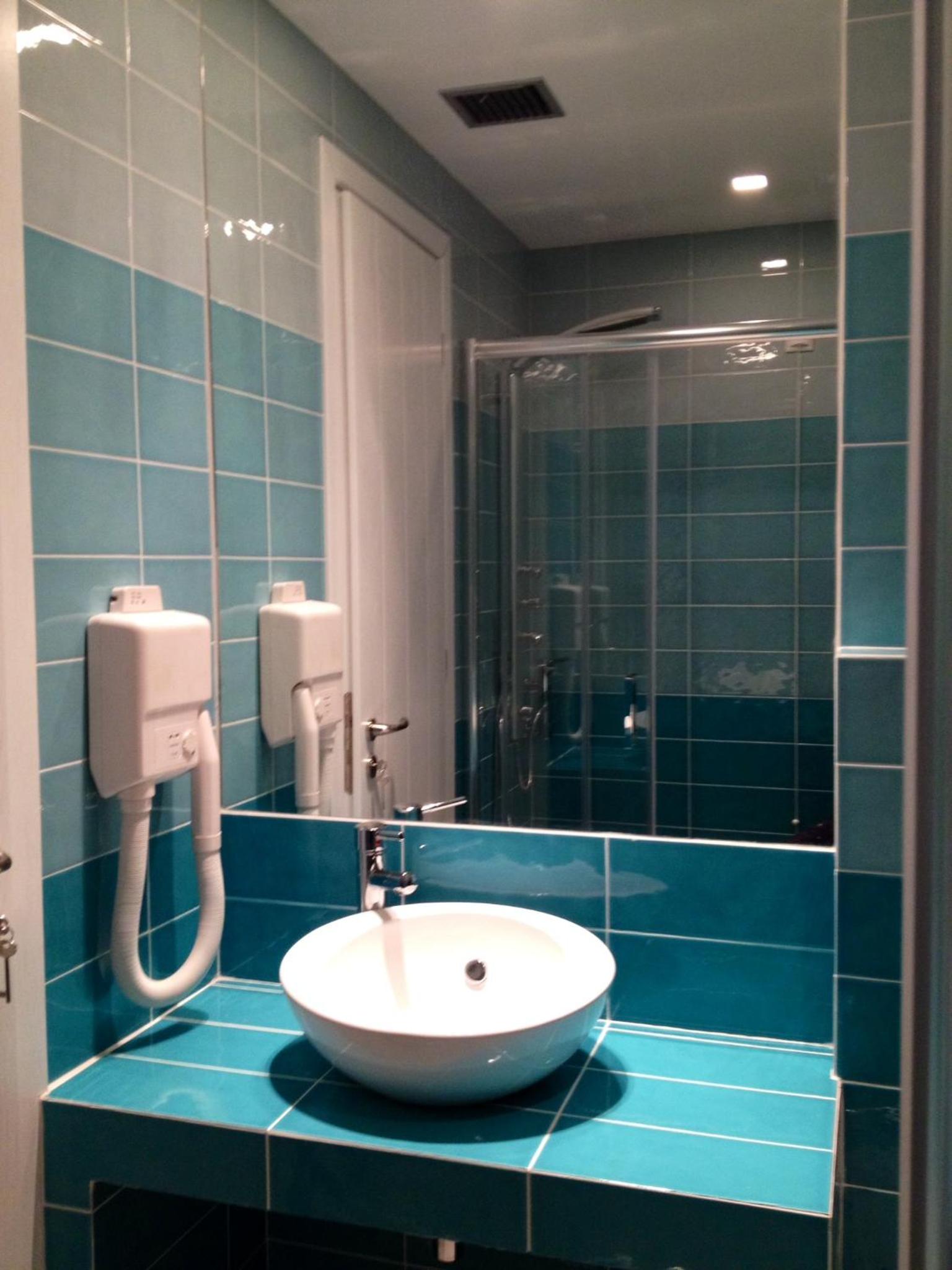 Deluxe Double or Twin Room - Photo 20