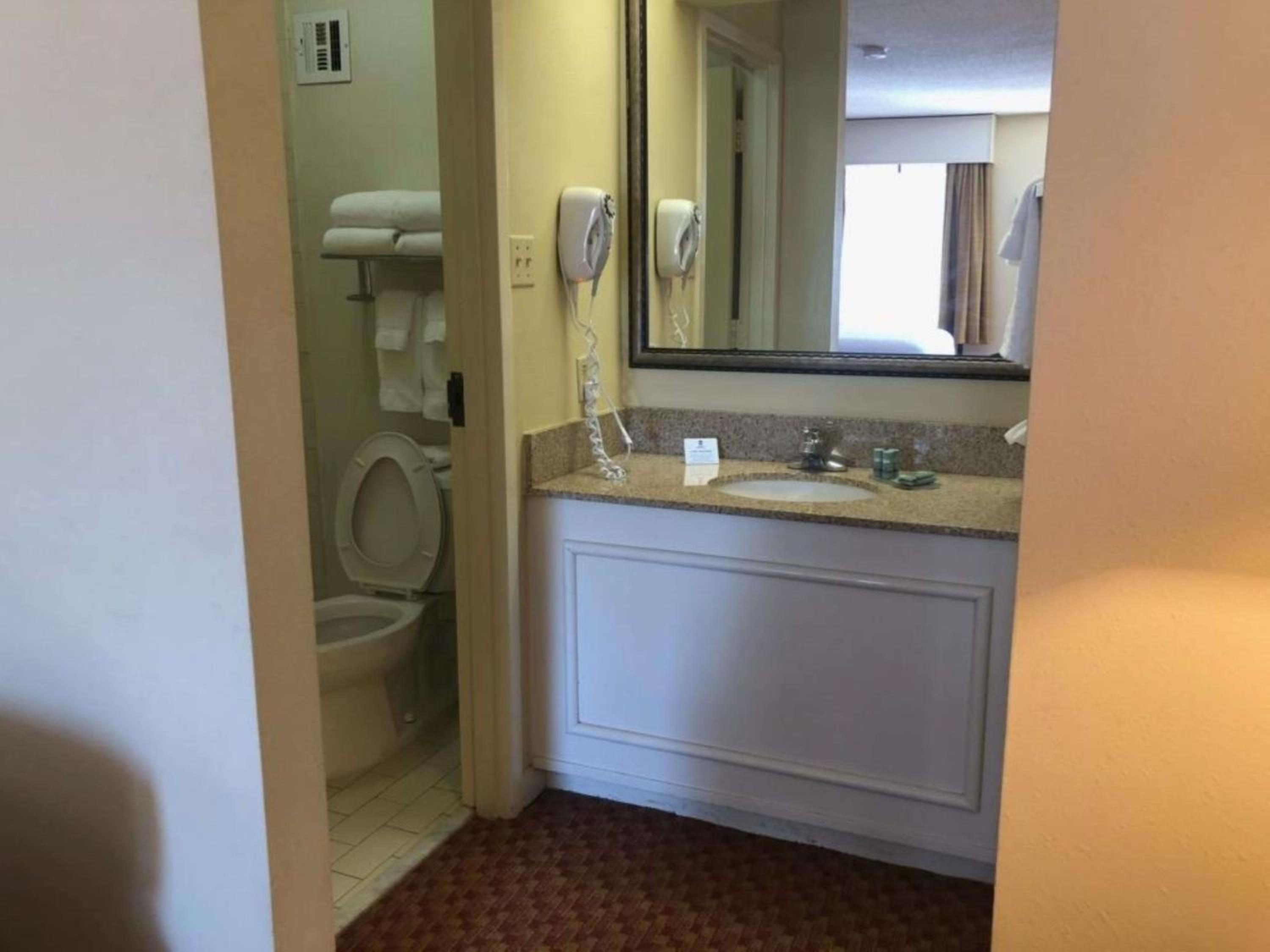 King Room with Exterior Access - Non-Smoking - Photo 3
