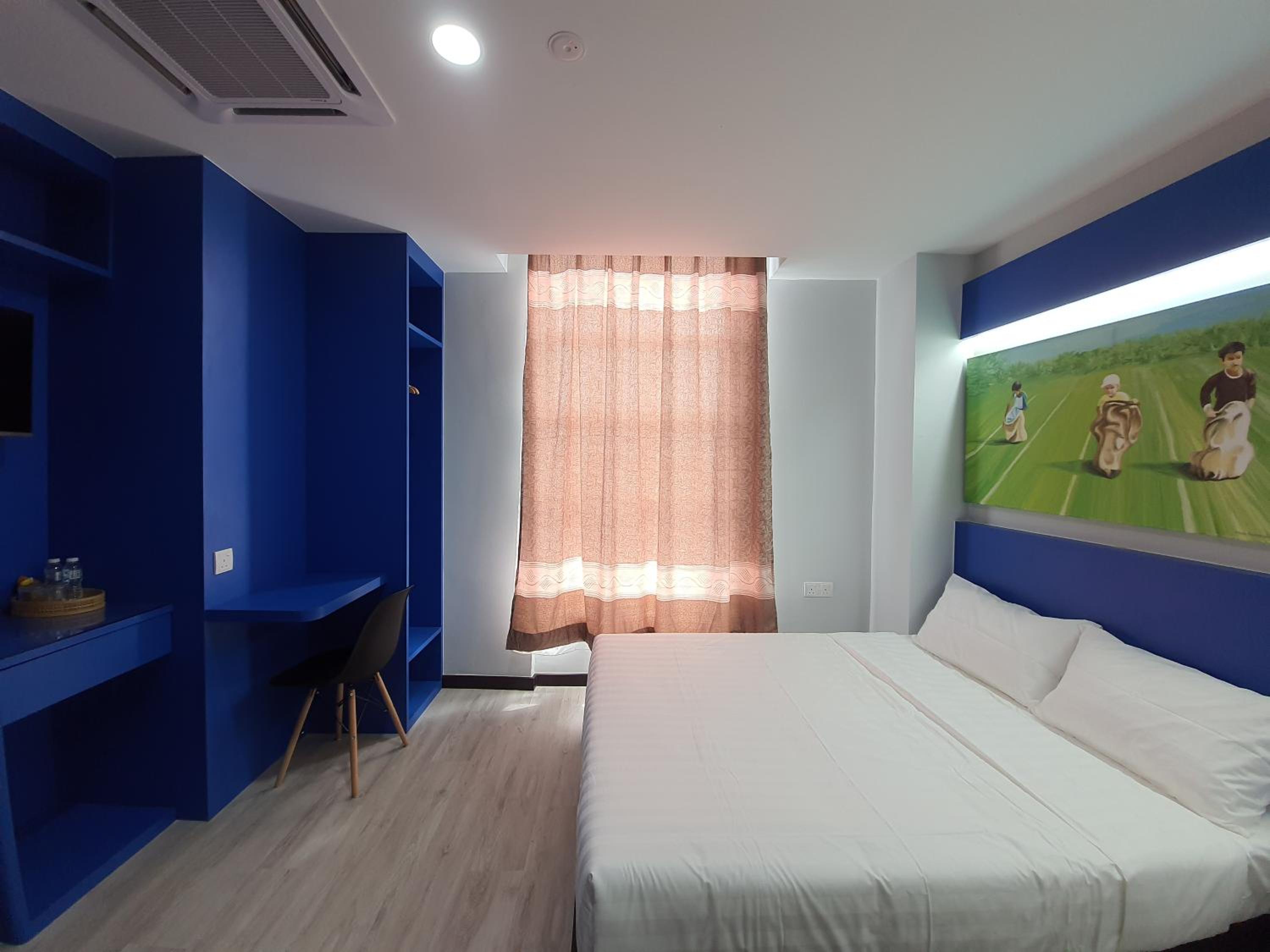 Deluxe Room - Photo 3