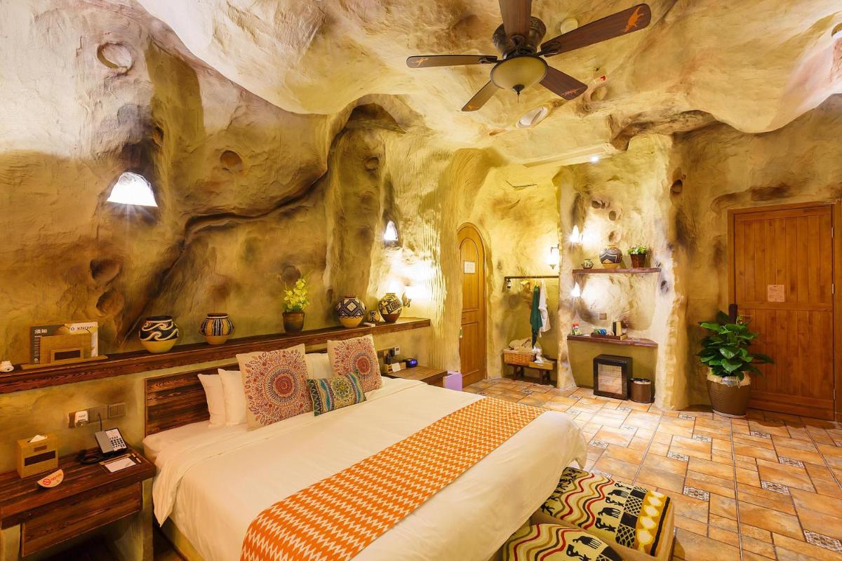 Superior Deluxe Double or Twin Room  photo 3