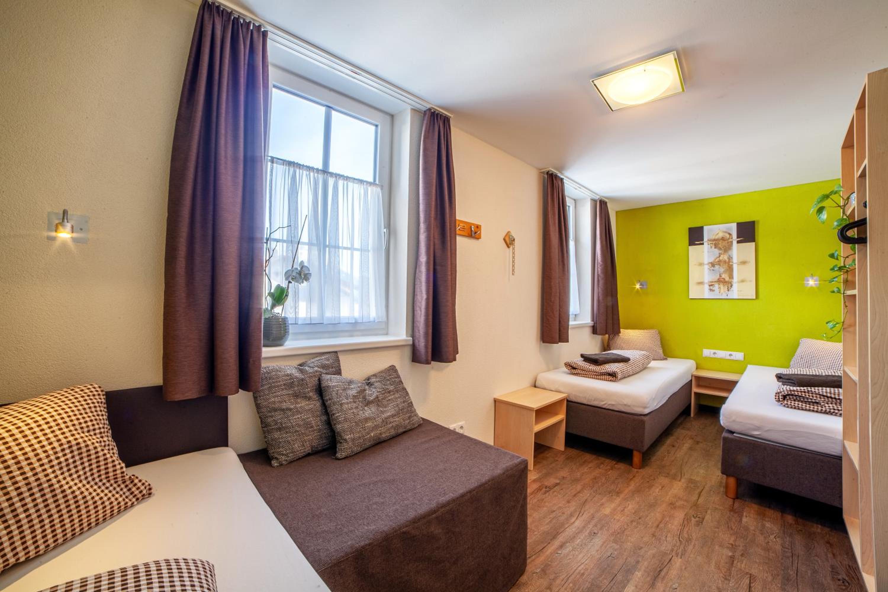 Triple Room with Shared Bathroom photo 1