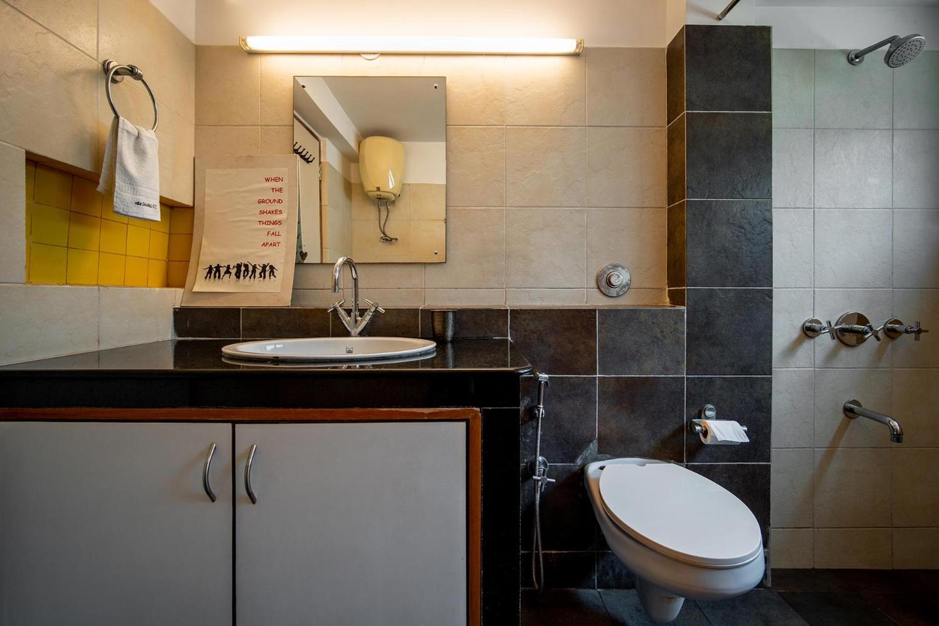 Three-Bedroom Villa - Photo 29