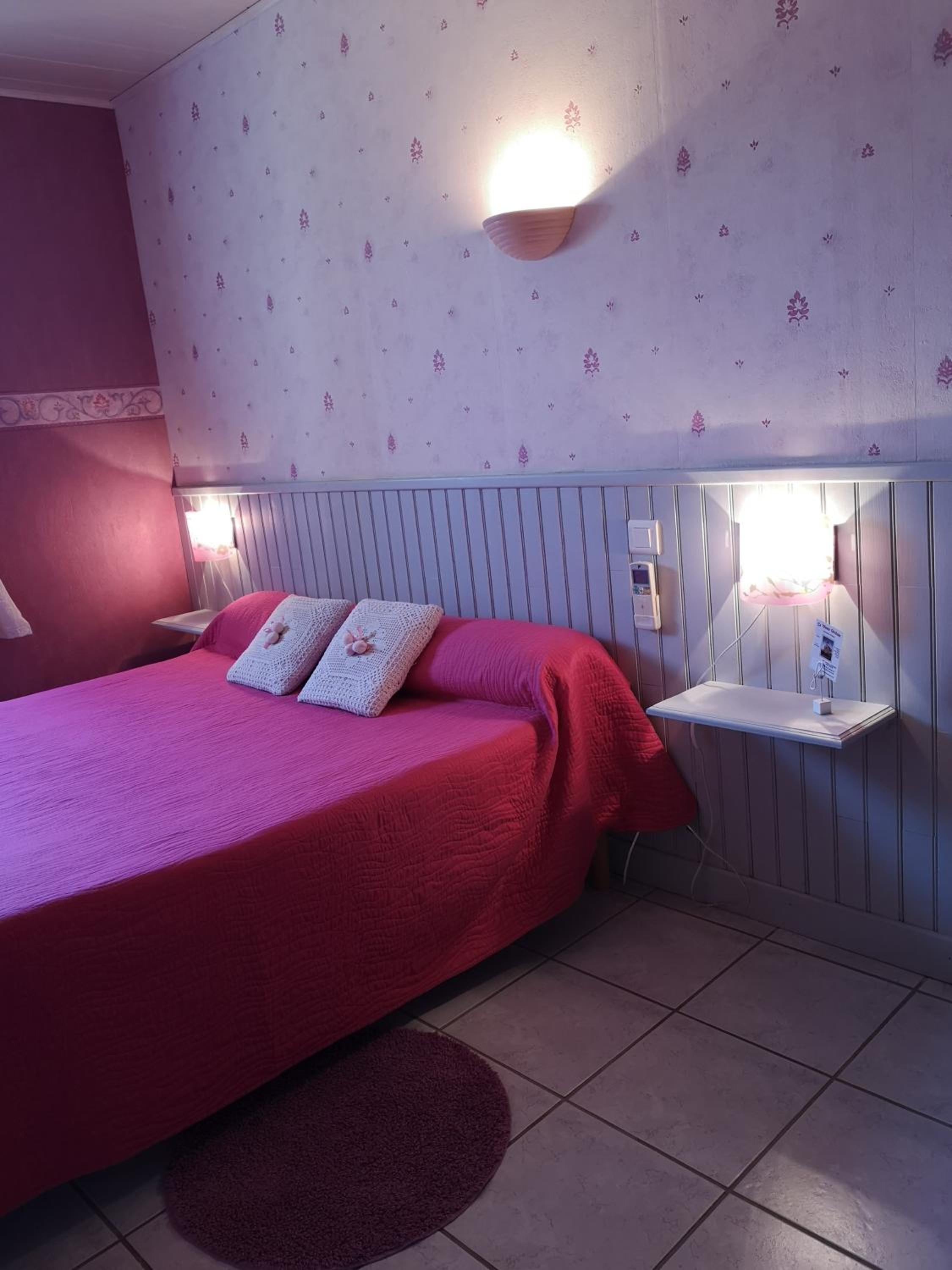 Double Room - Photo 2