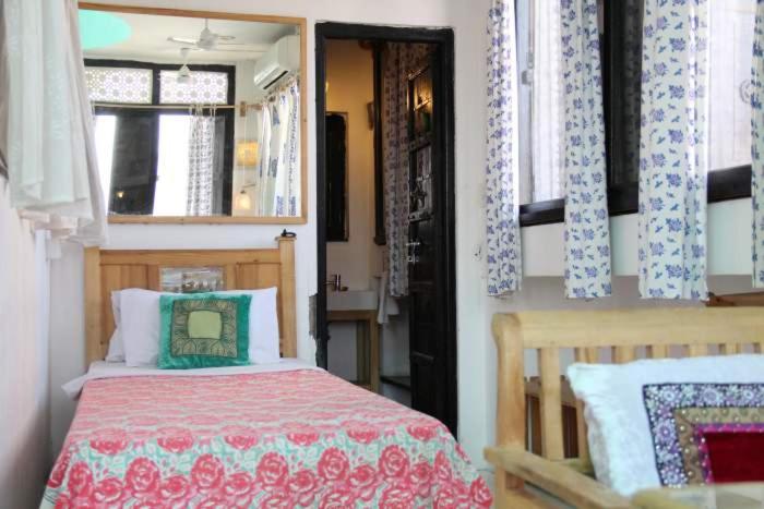 Triple Room with Bathroom photo 2
