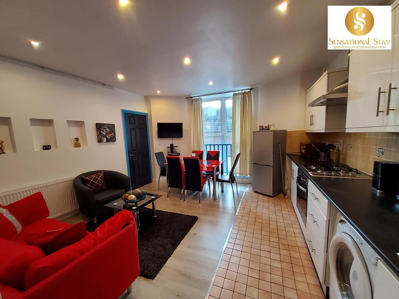 Three-Bedroom Apartment - Photo 4