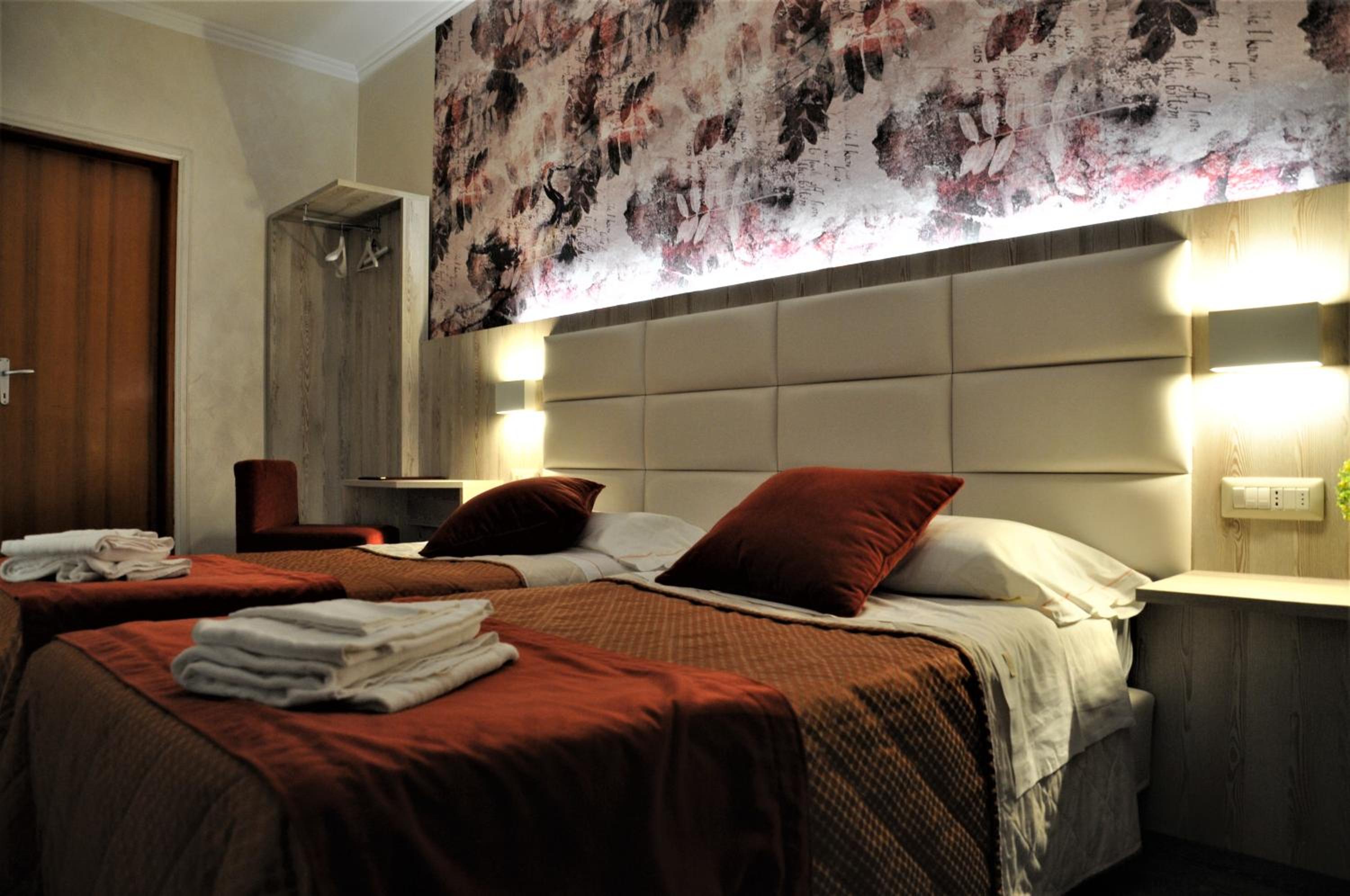 Double or Twin Room photo 3