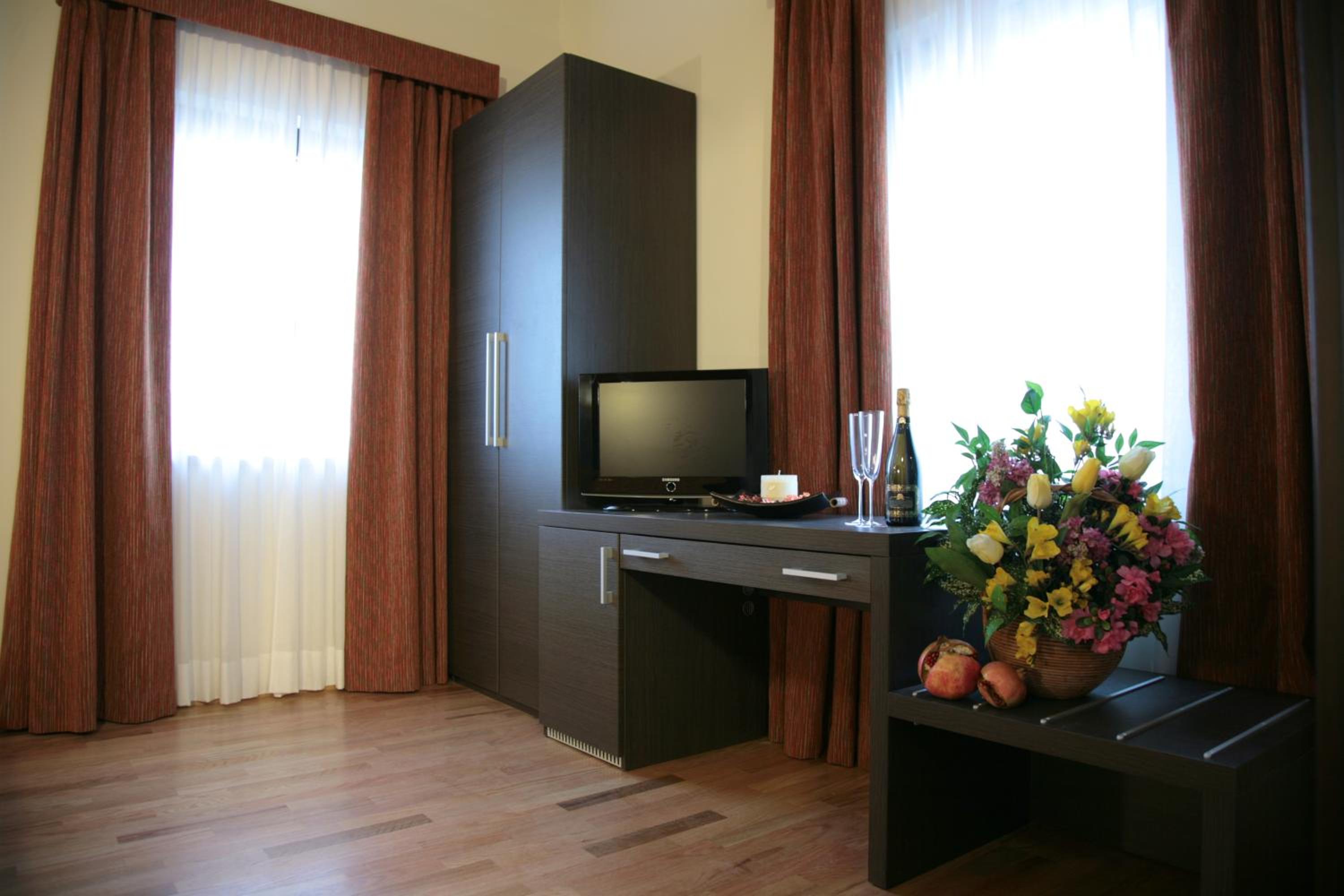 Twin Room - Photo 4