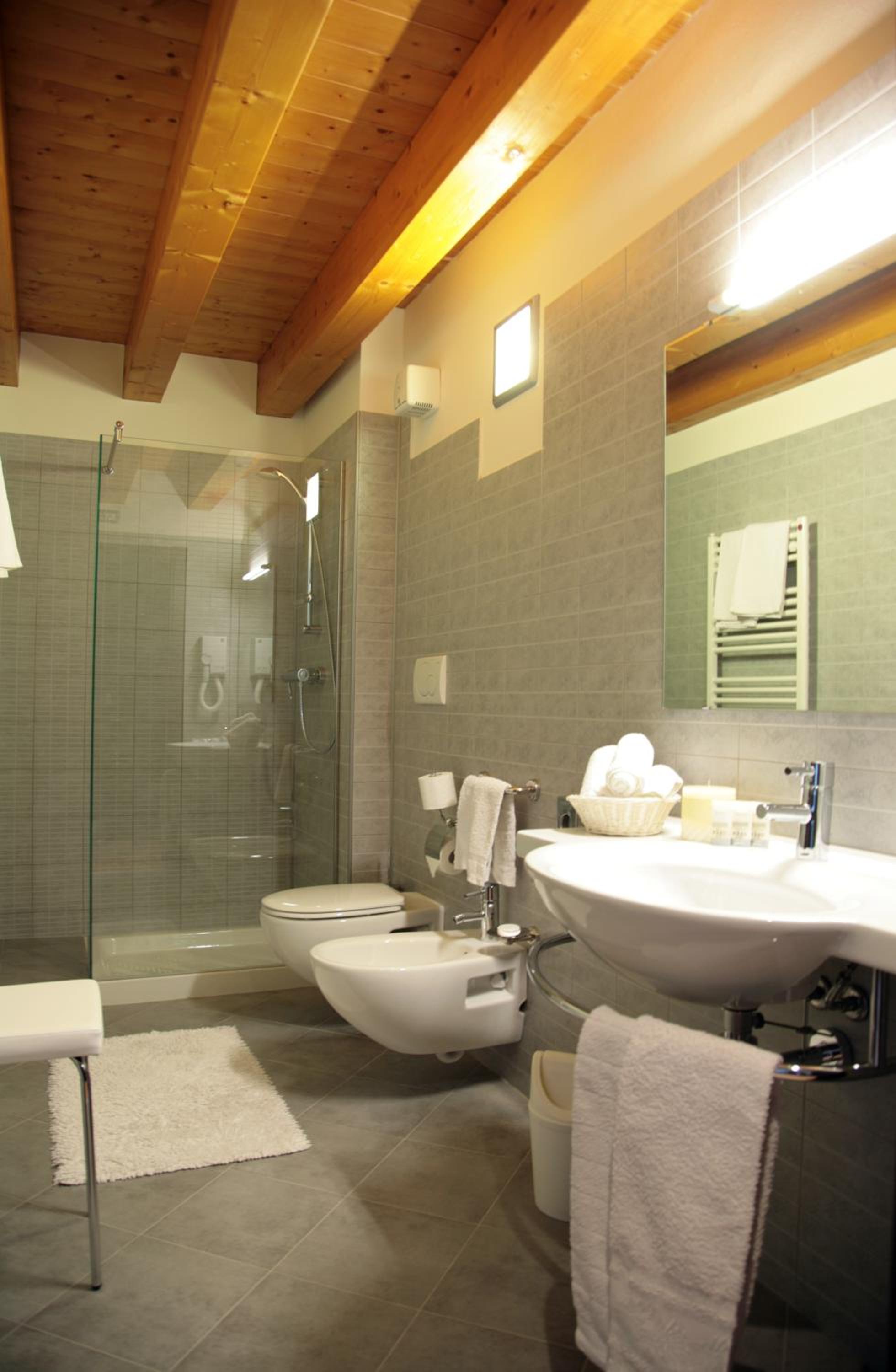 Twin Room - Photo 2