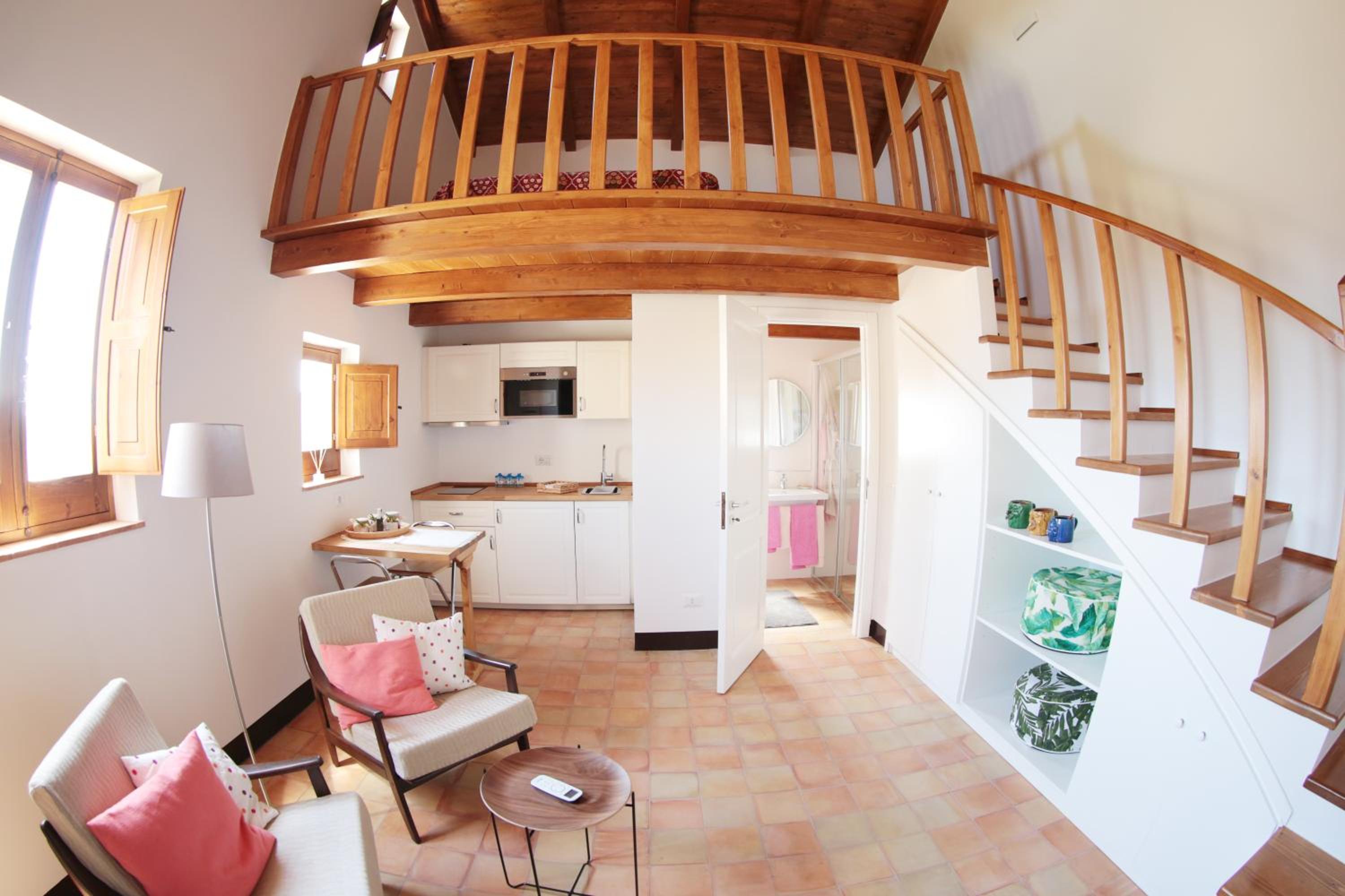 One-Bedroom House - Photo 6