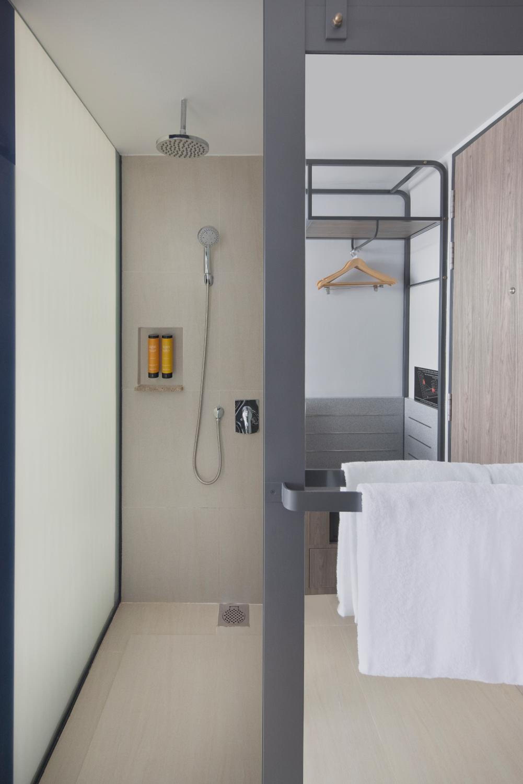 Friends & Family Triple Room photo 3