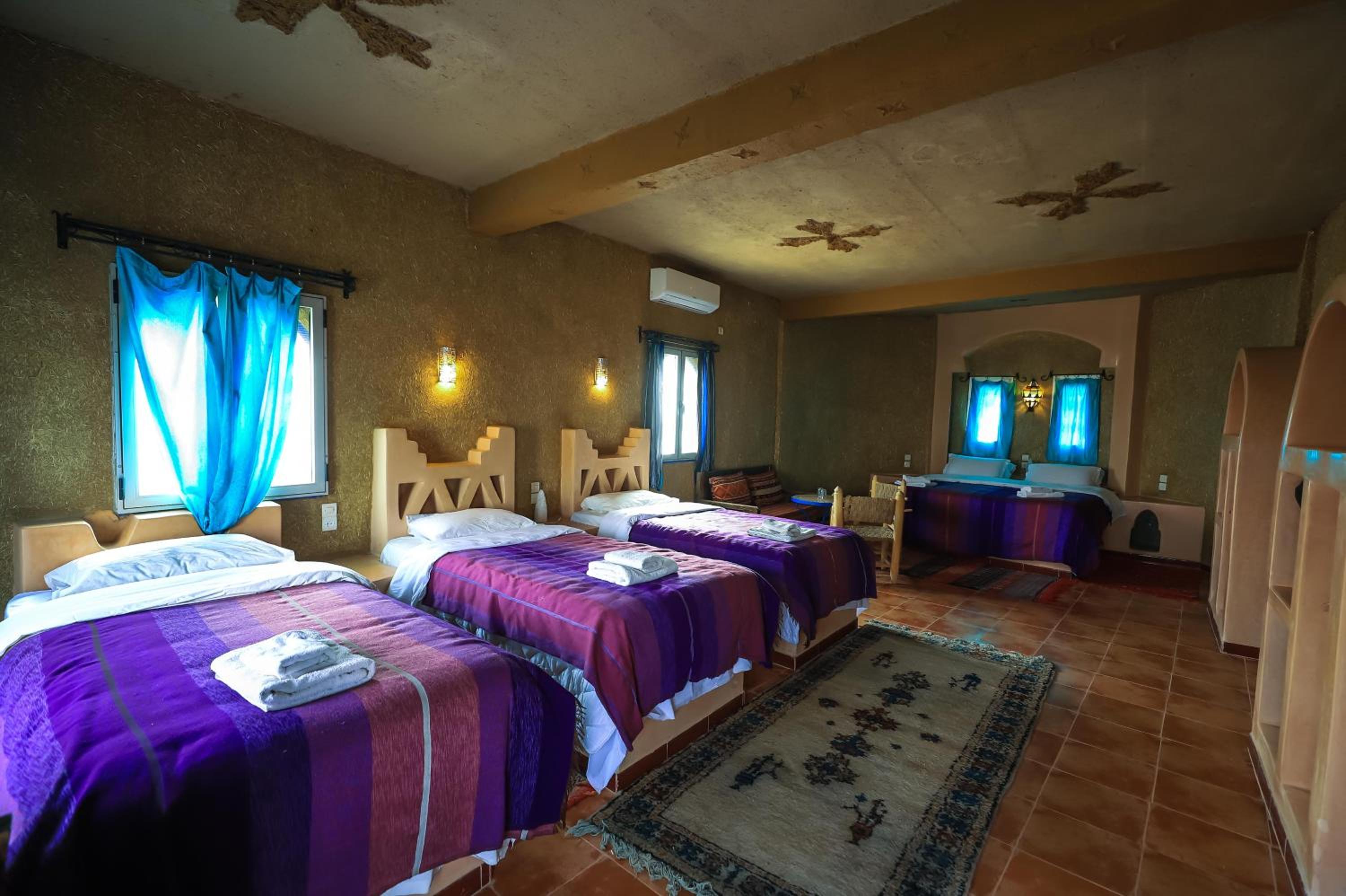 Family Room - Photo 2