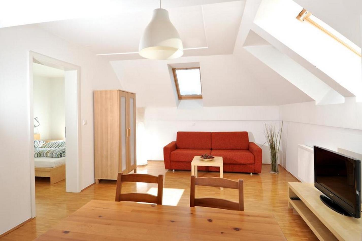 One-Bedroom Apartment - Photo 11