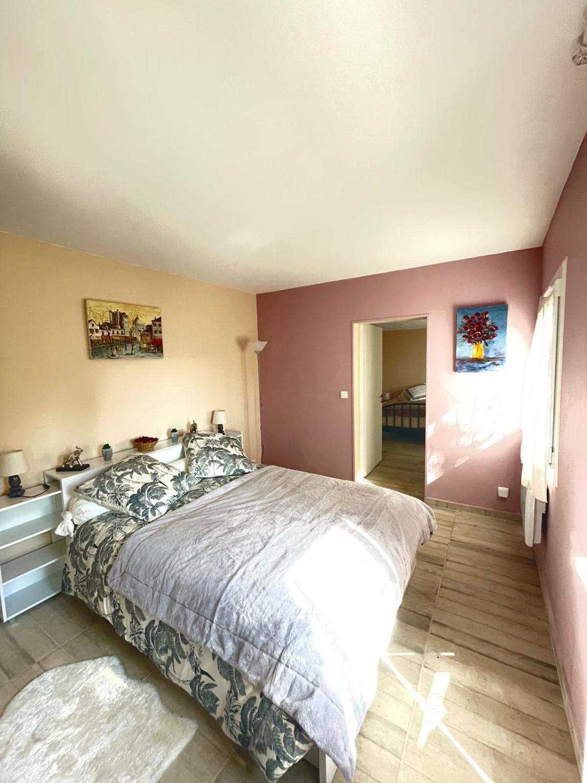 Family Room with Private Bathroom - Photo 1