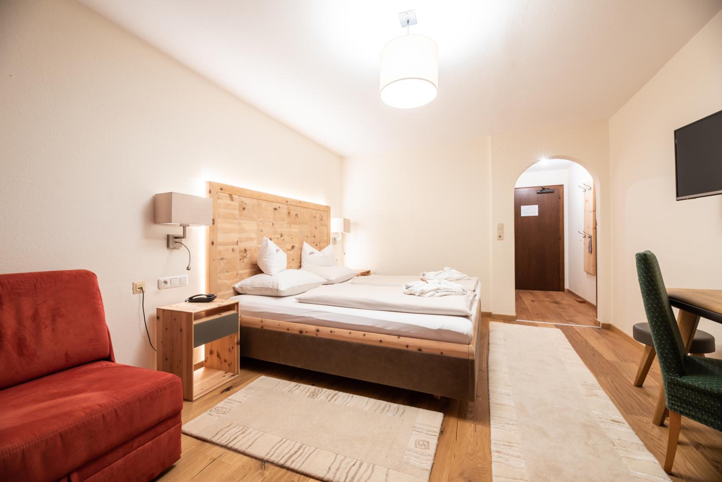 Large Double Room photo 3