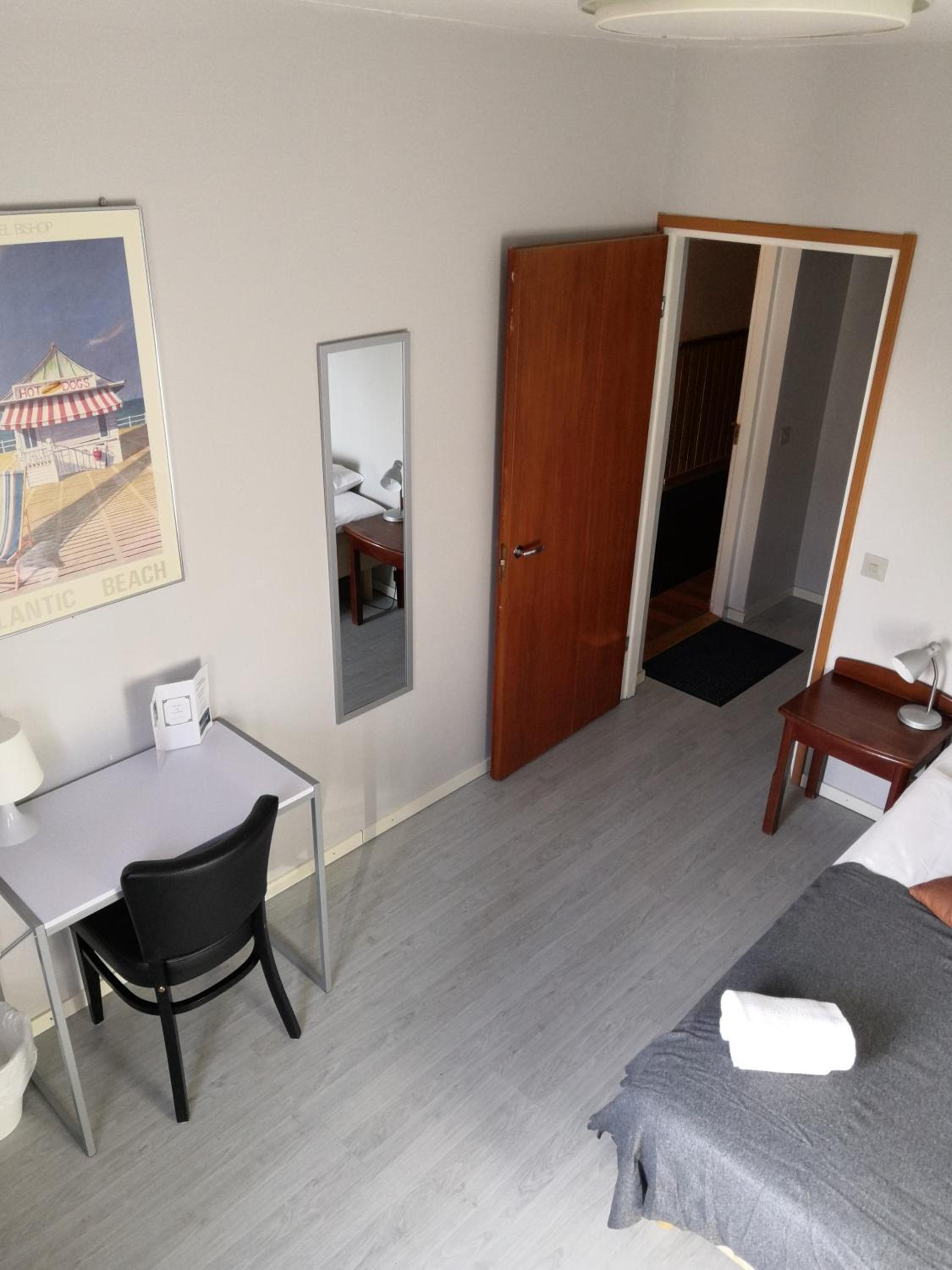 Single Room photo 1