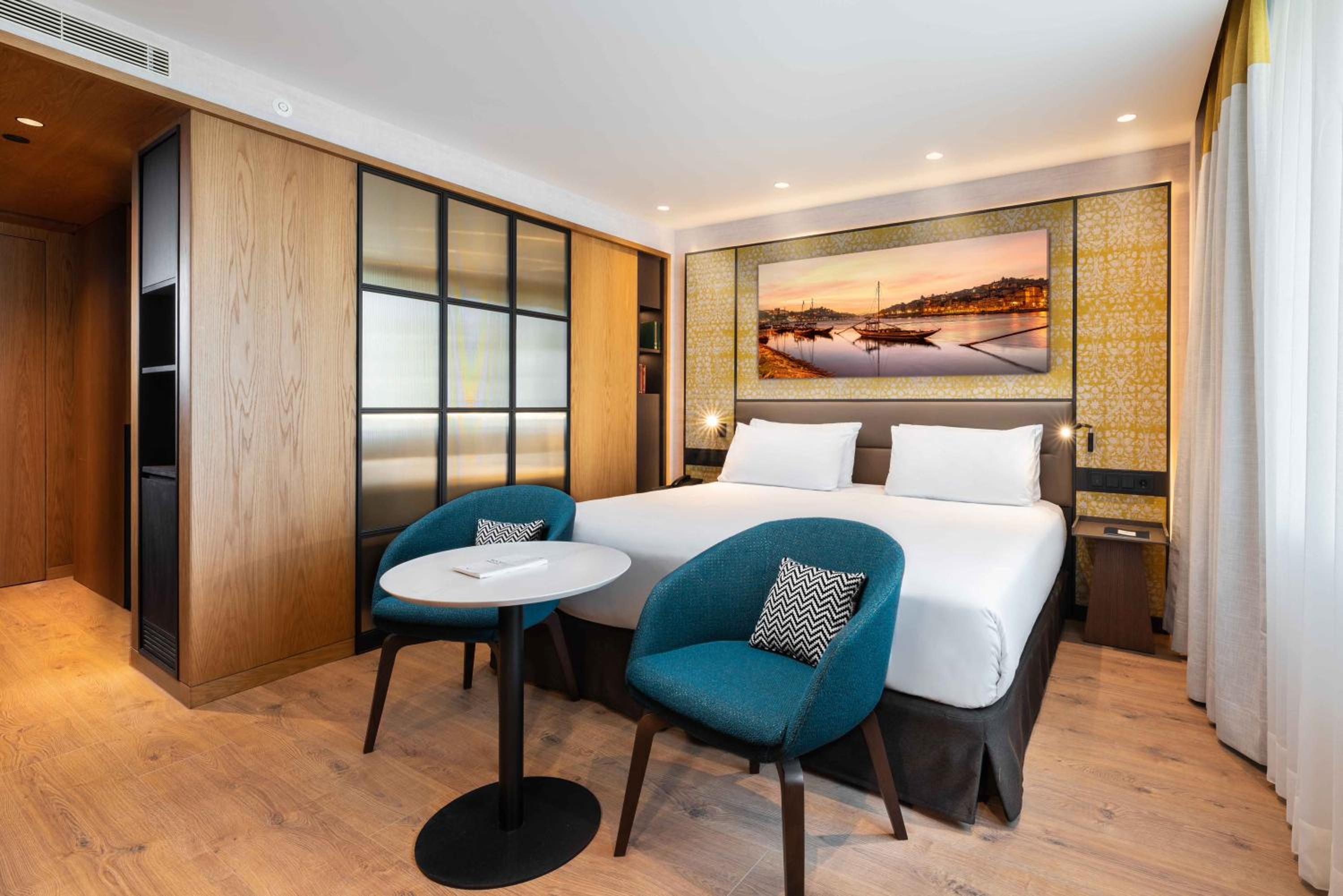 Deluxe Double or Twin Room - Photo 5