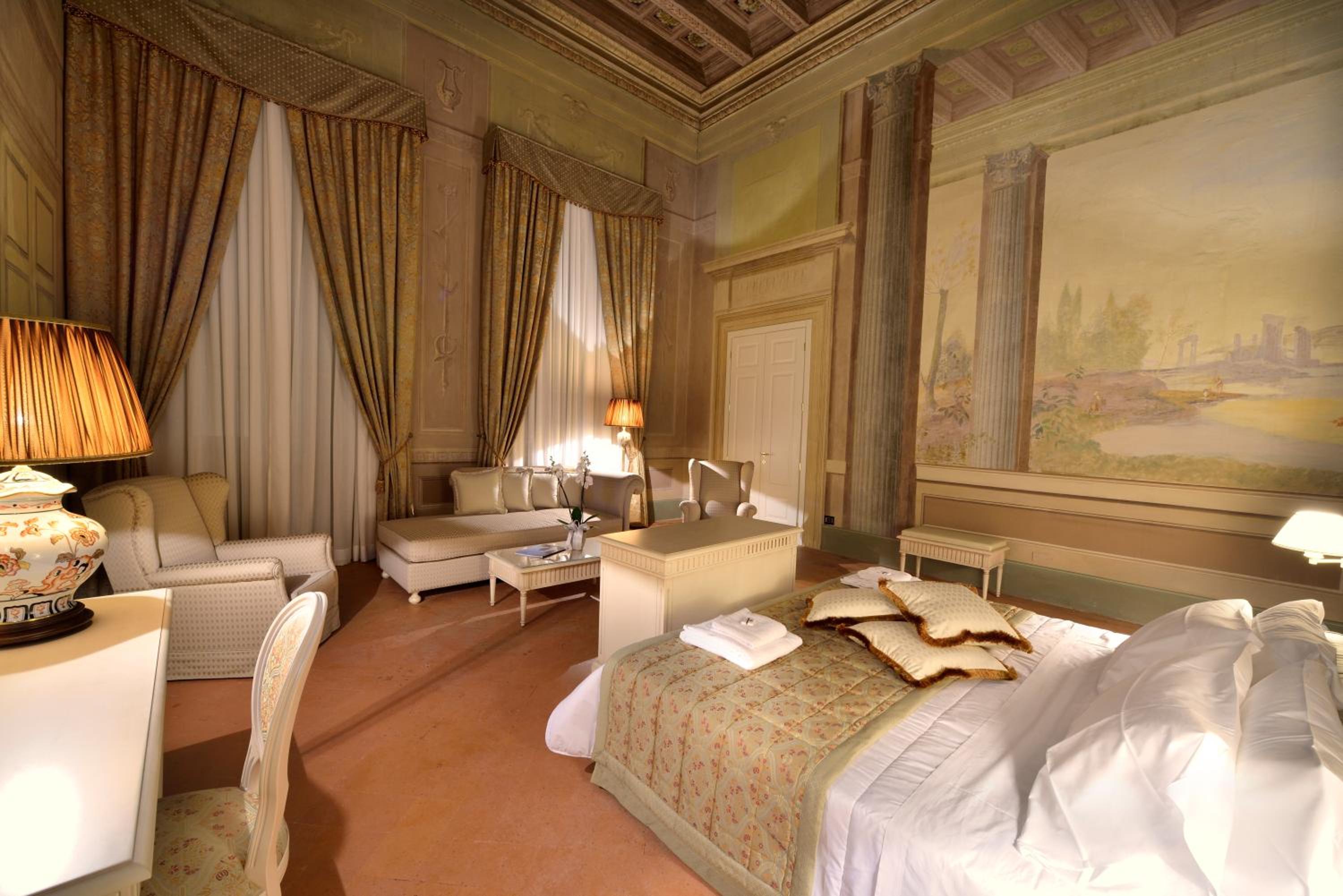 Superior Suite photo 1