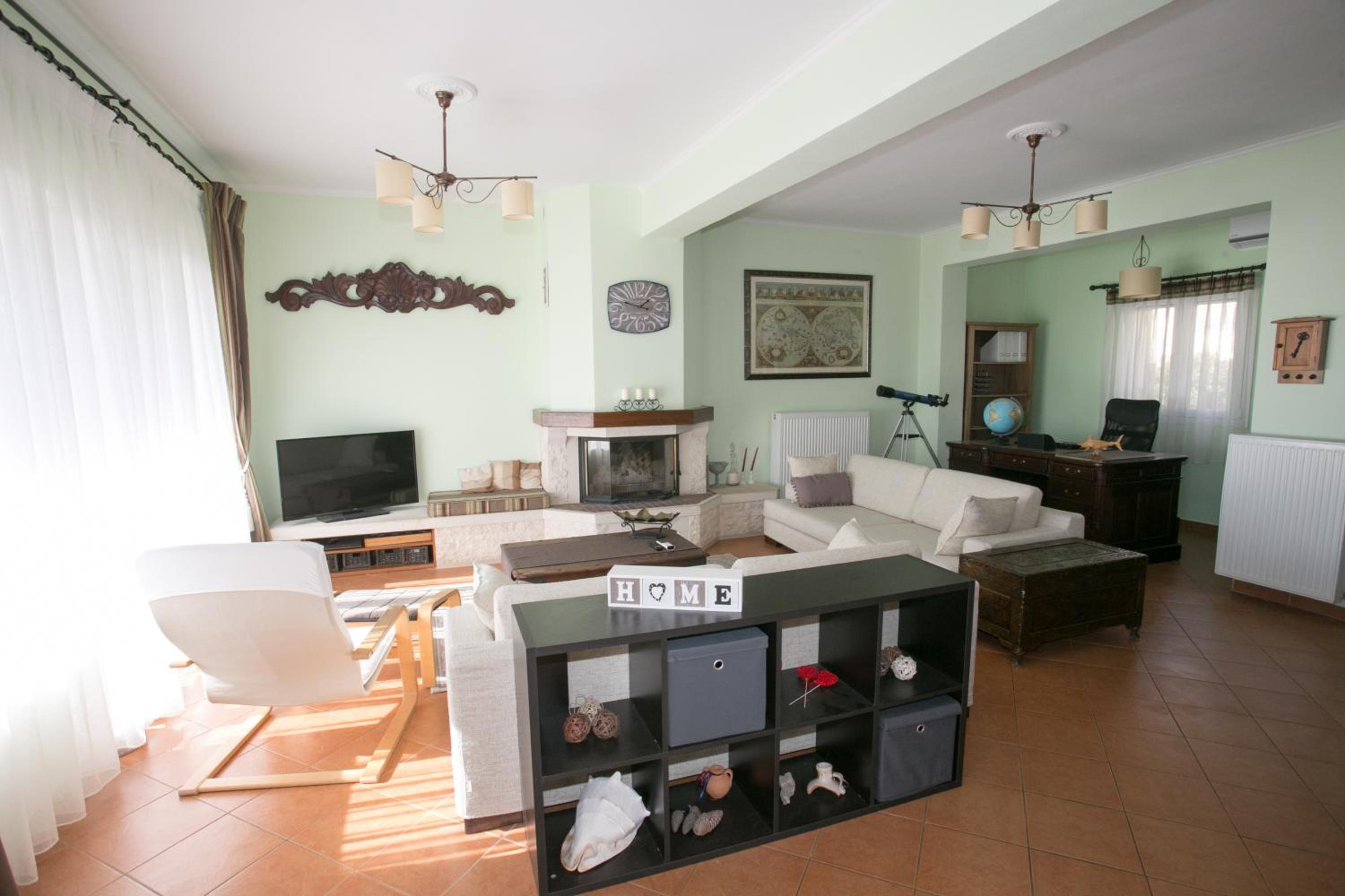 Three-Bedroom House photo 2