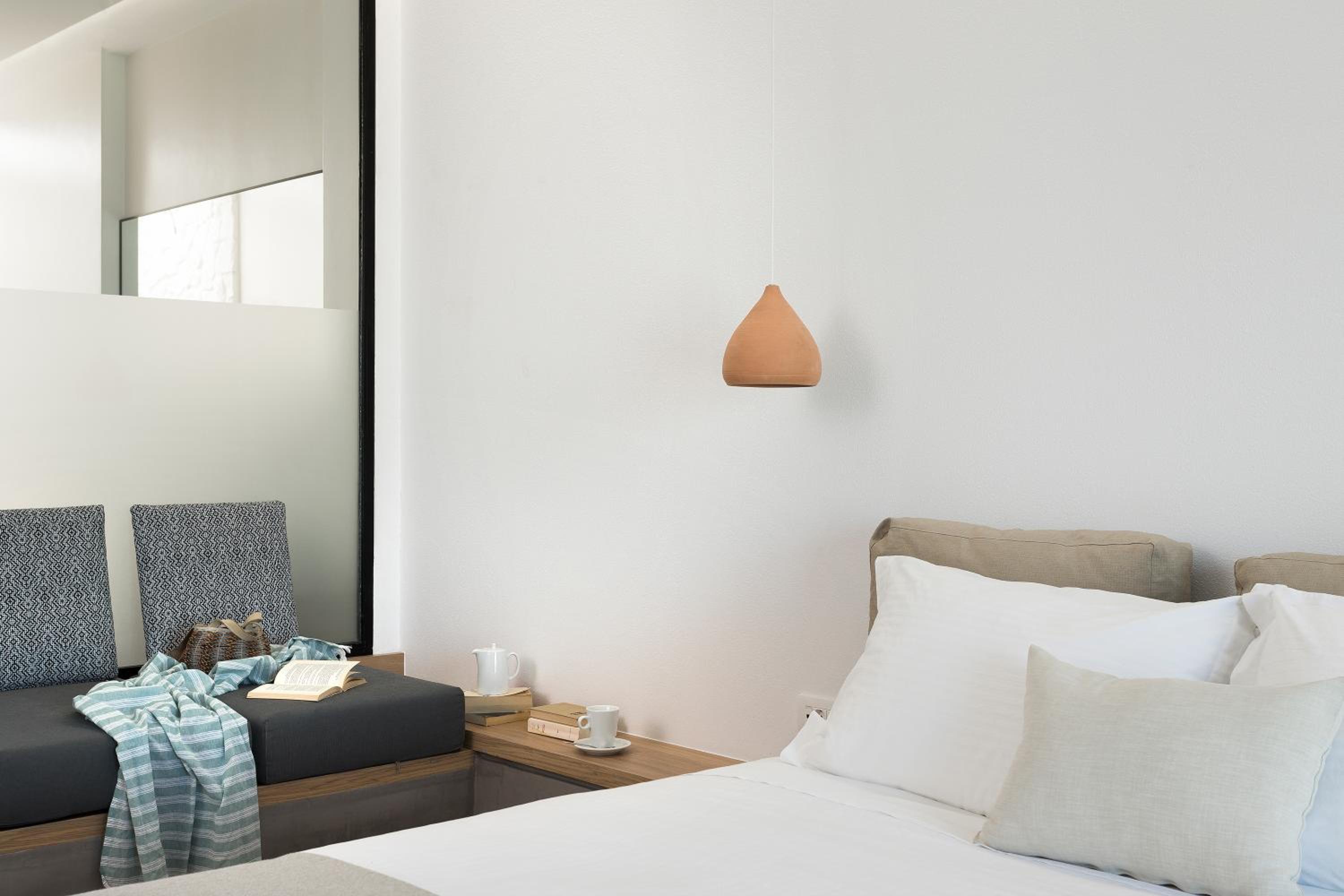 Executive Suite with Sea View and Heated Pool - Photo 4