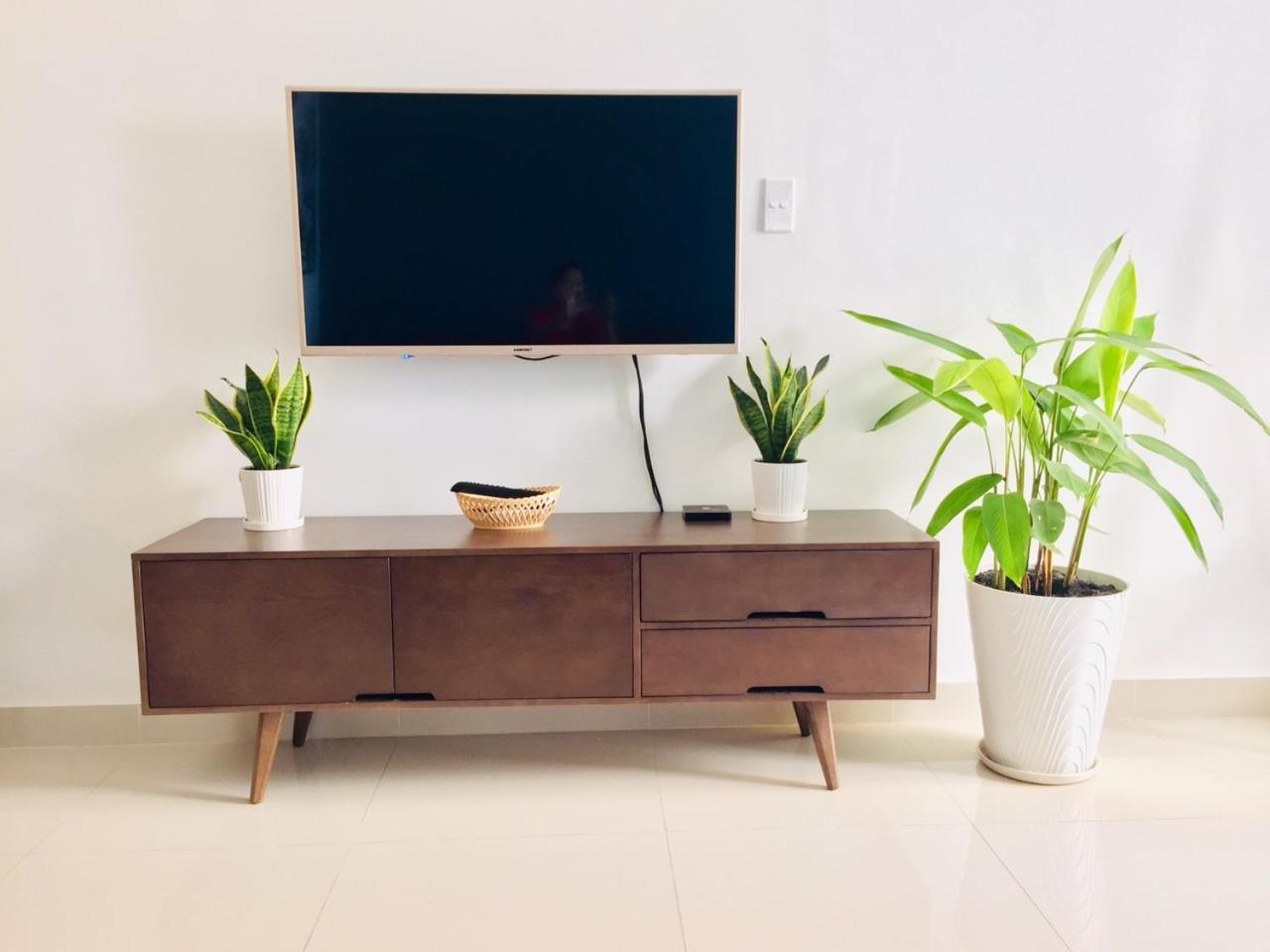 One-Bedroom Apartment - Photo 3