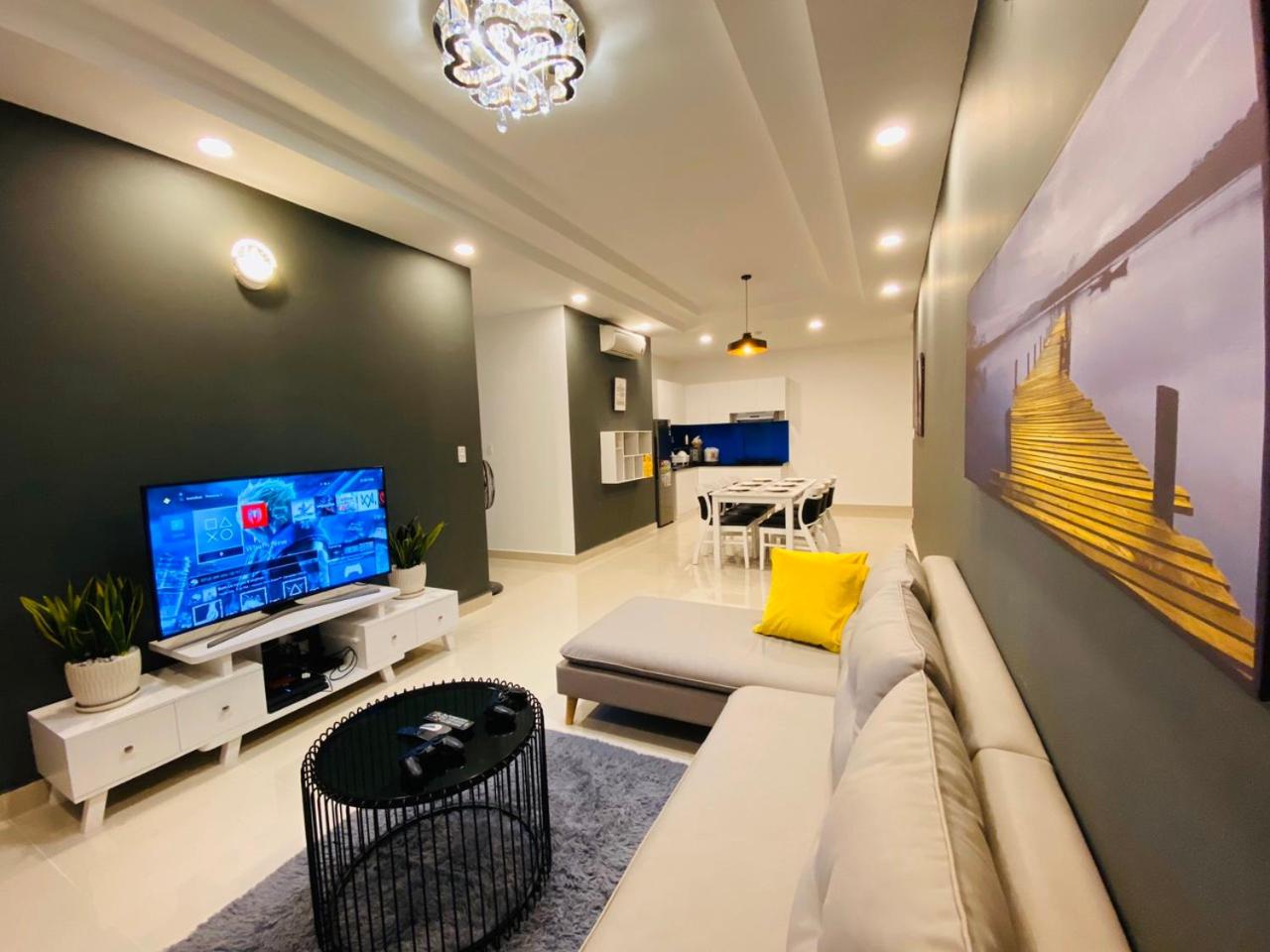 One-Bedroom Apartment - Photo 37