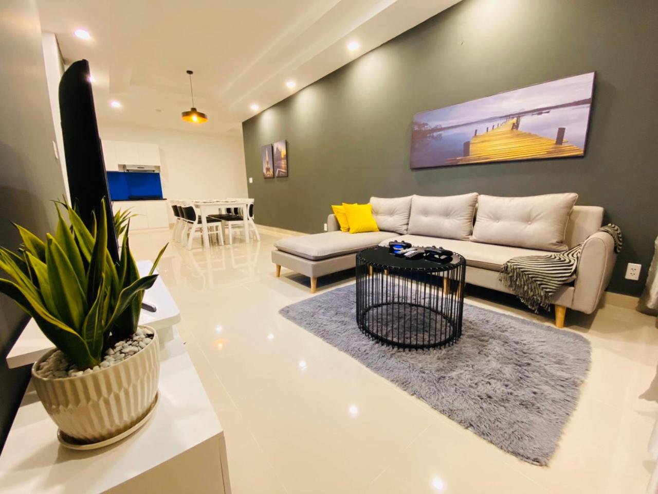 One-Bedroom Apartment - Photo 38