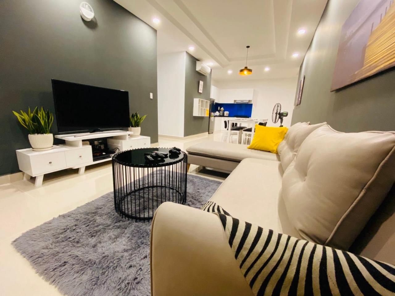 One-Bedroom Apartment - Photo 1