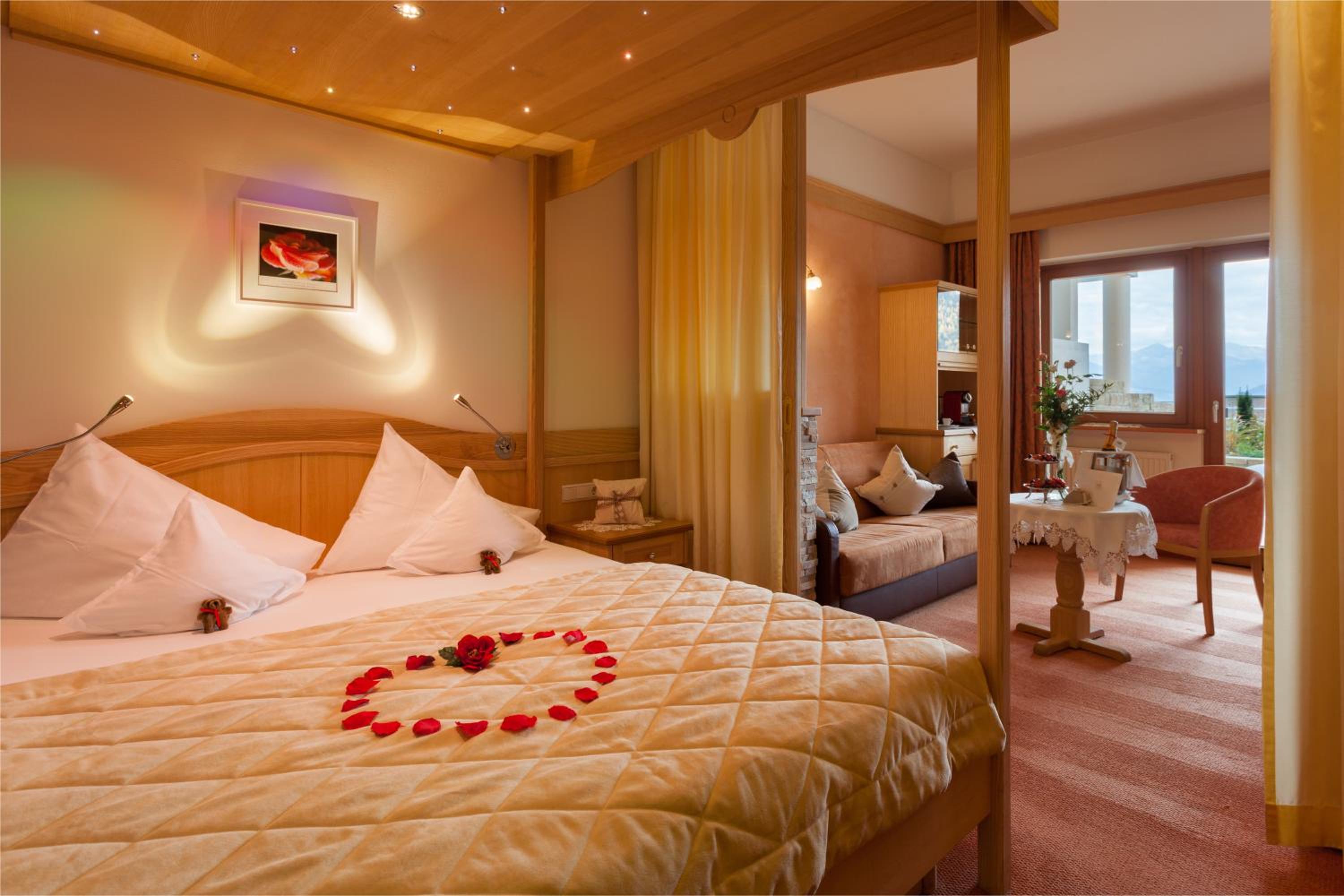 Suite with Balcony - Photo 5