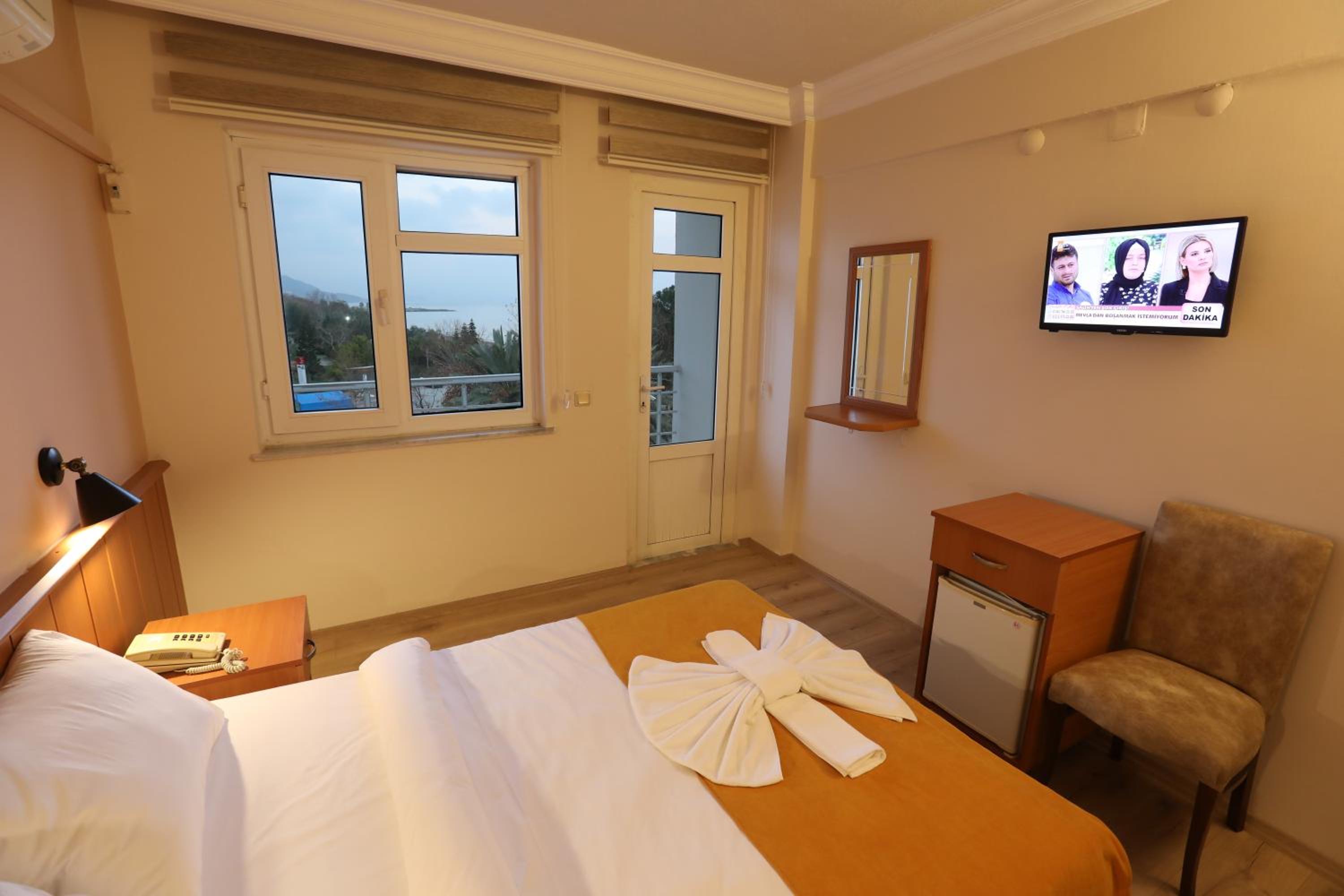 Standard Double Room - Photo 3
