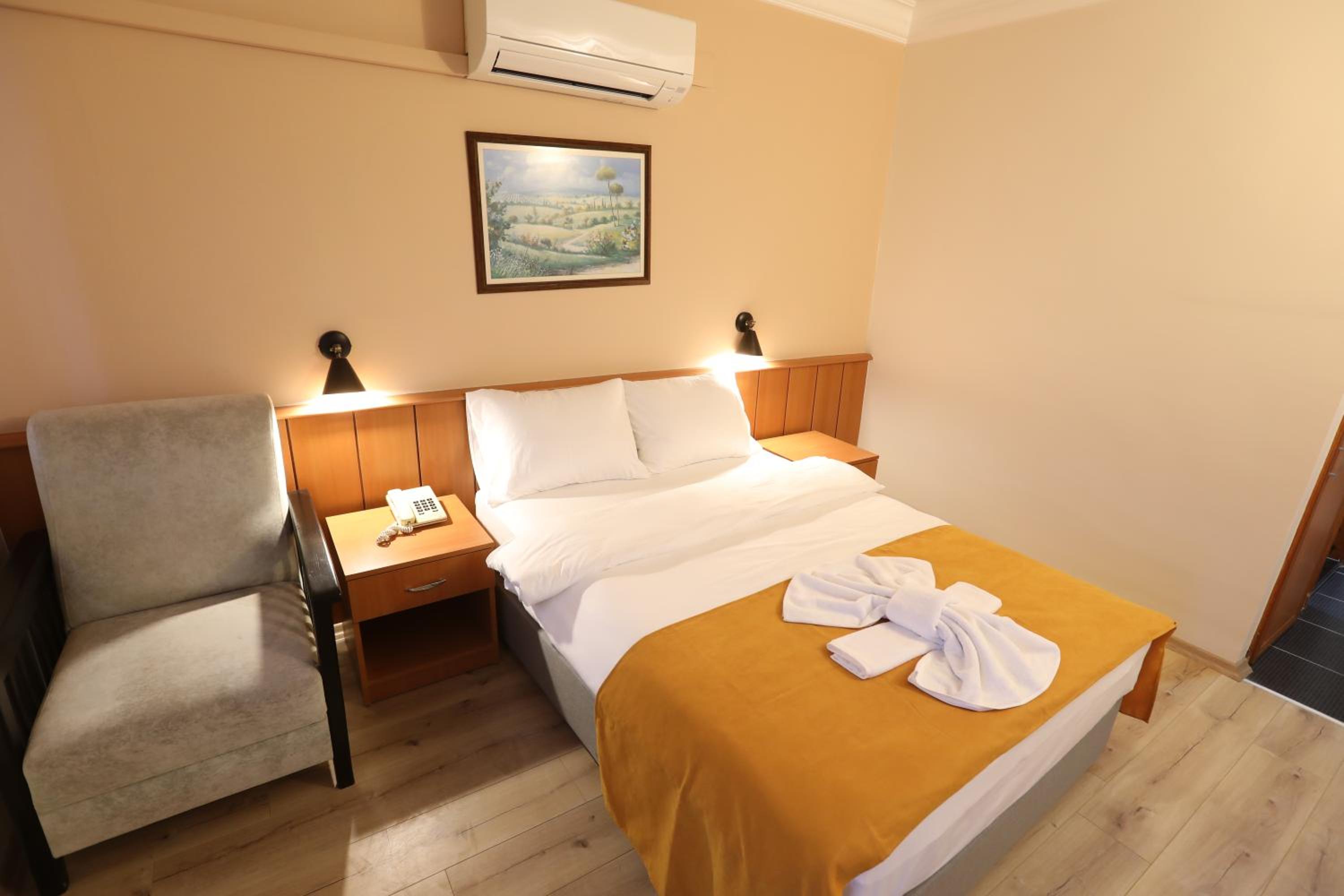 Standard Double Room - Photo 1