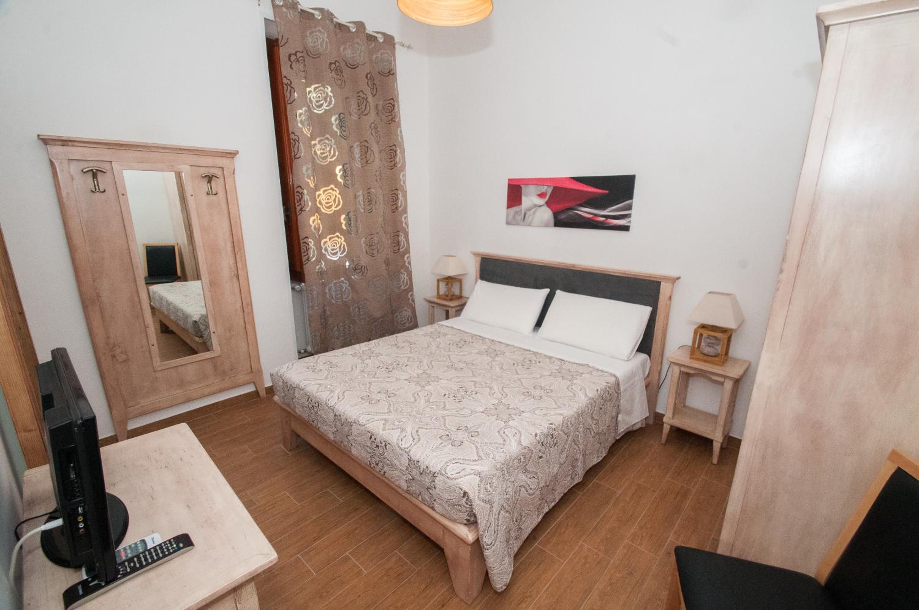 Double Room - Photo 14