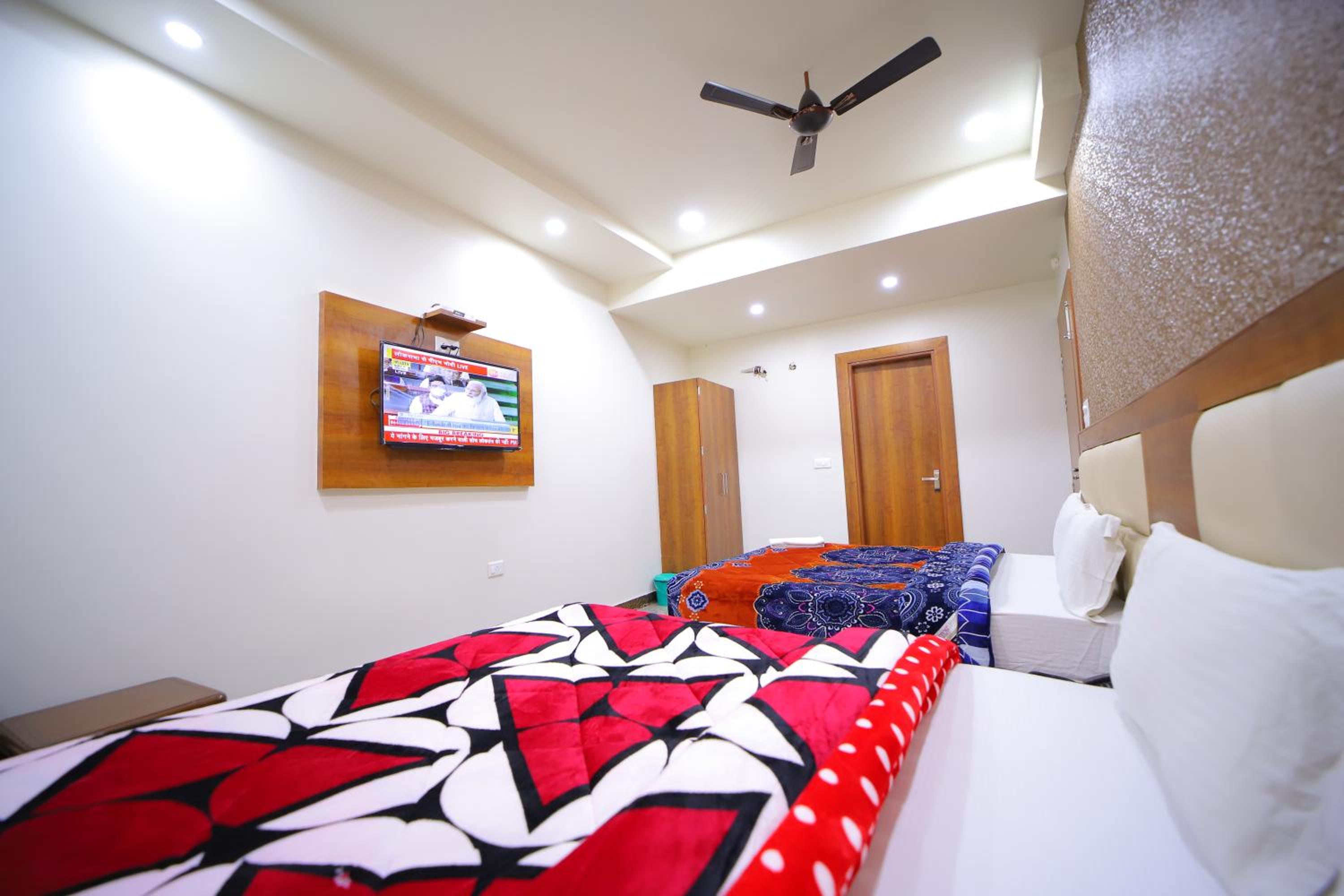Deluxe Family Room