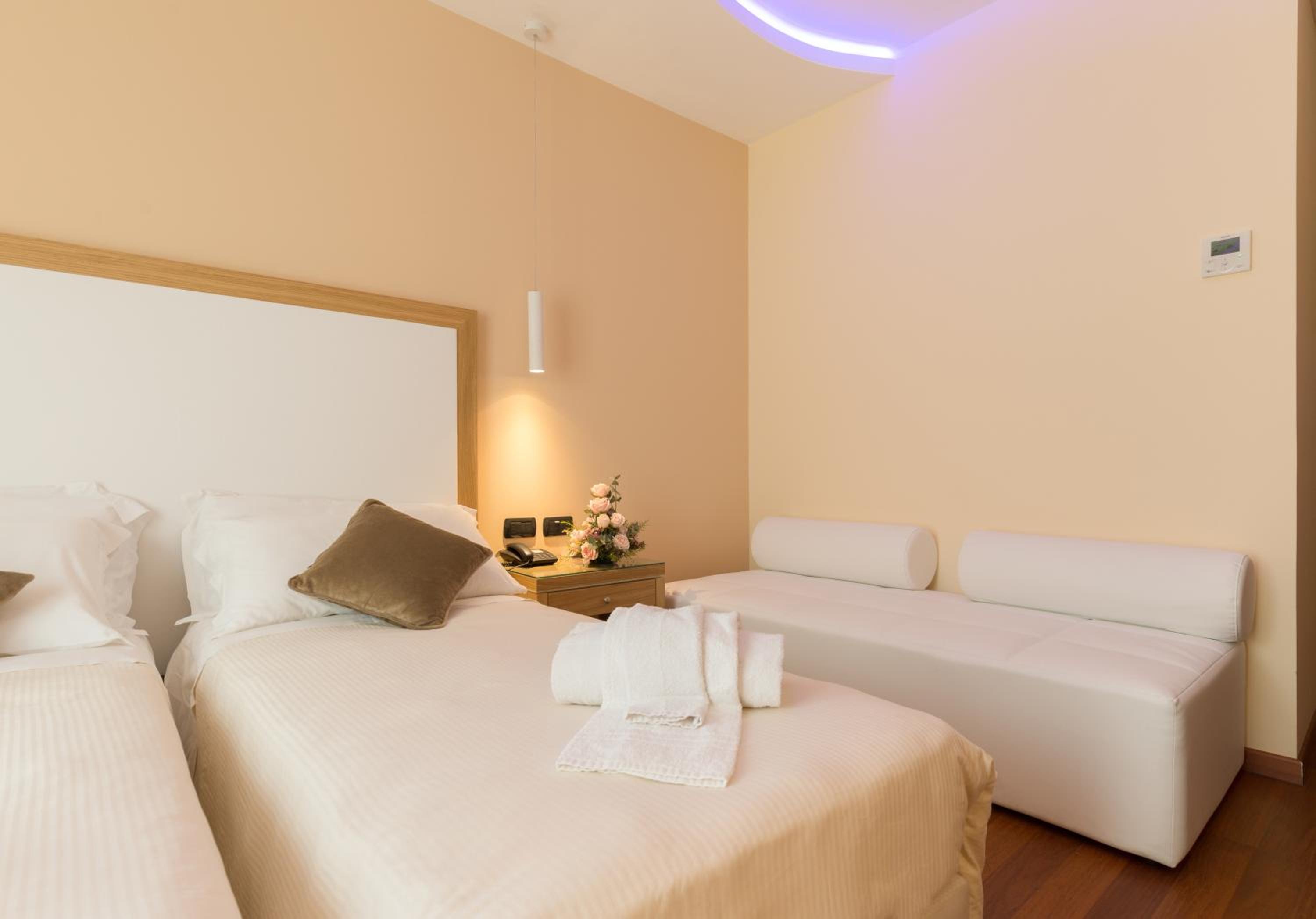 Superior Double Room - Photo 2