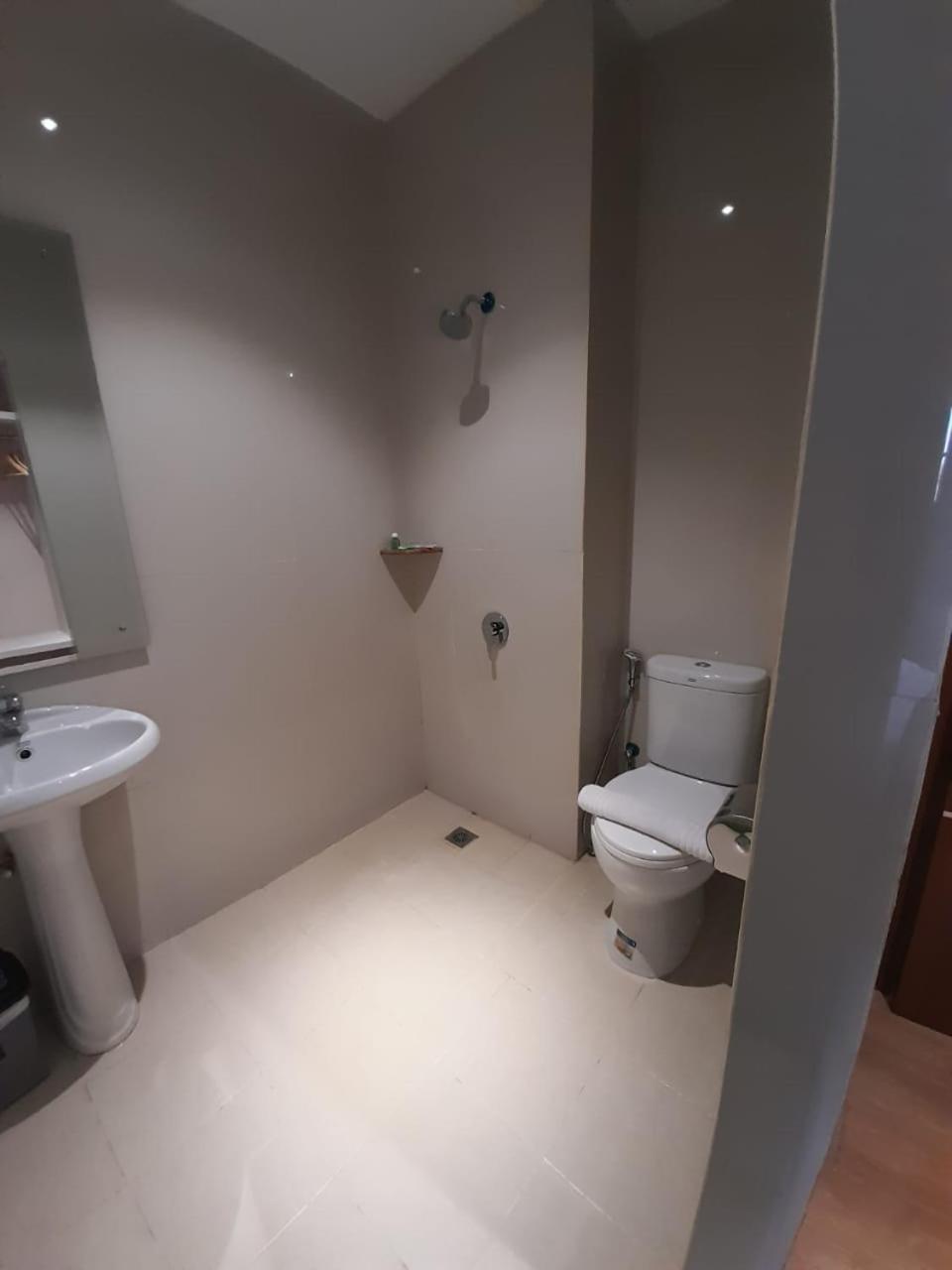 Standard Double Room - Photo 3